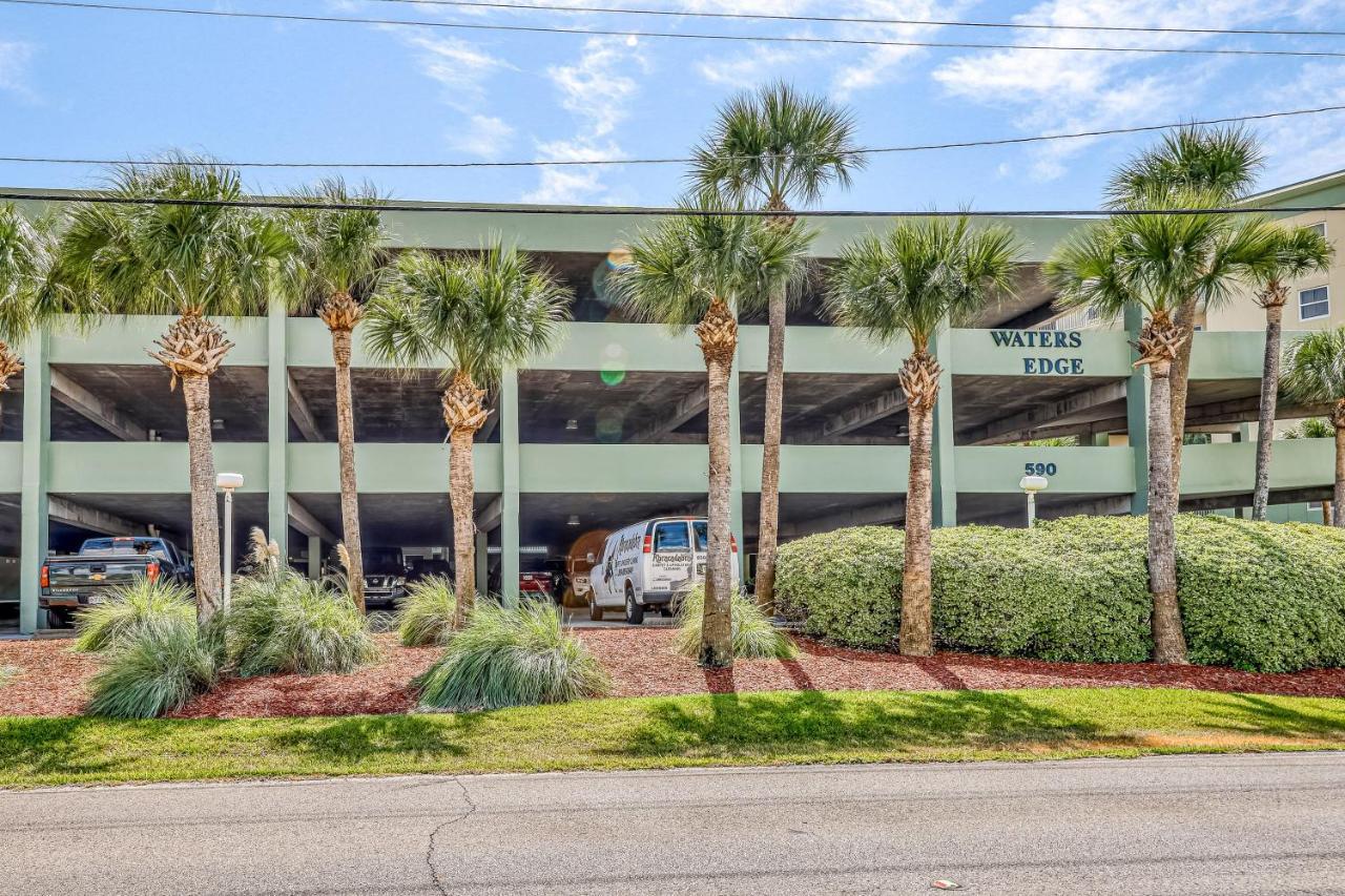 Apartment Waters Edge 405