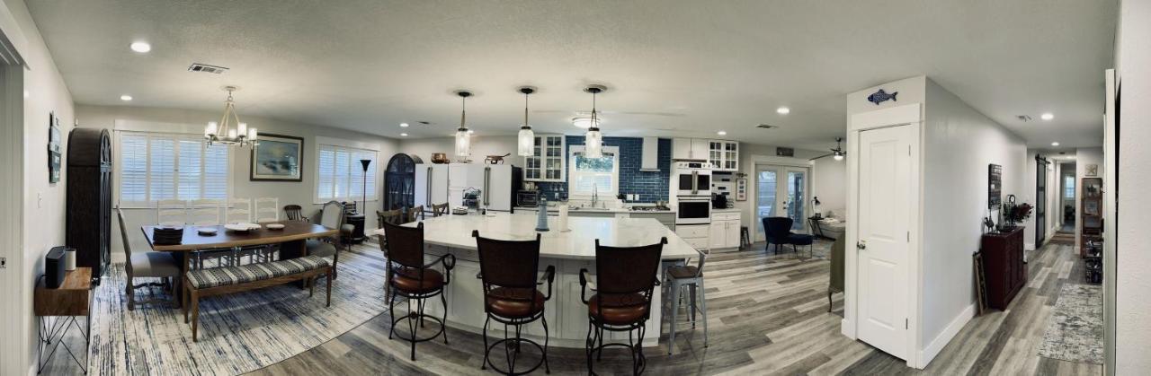 Holiday home Paradise Living-pool, Sauna, Grill, 5 Bedrooms! *