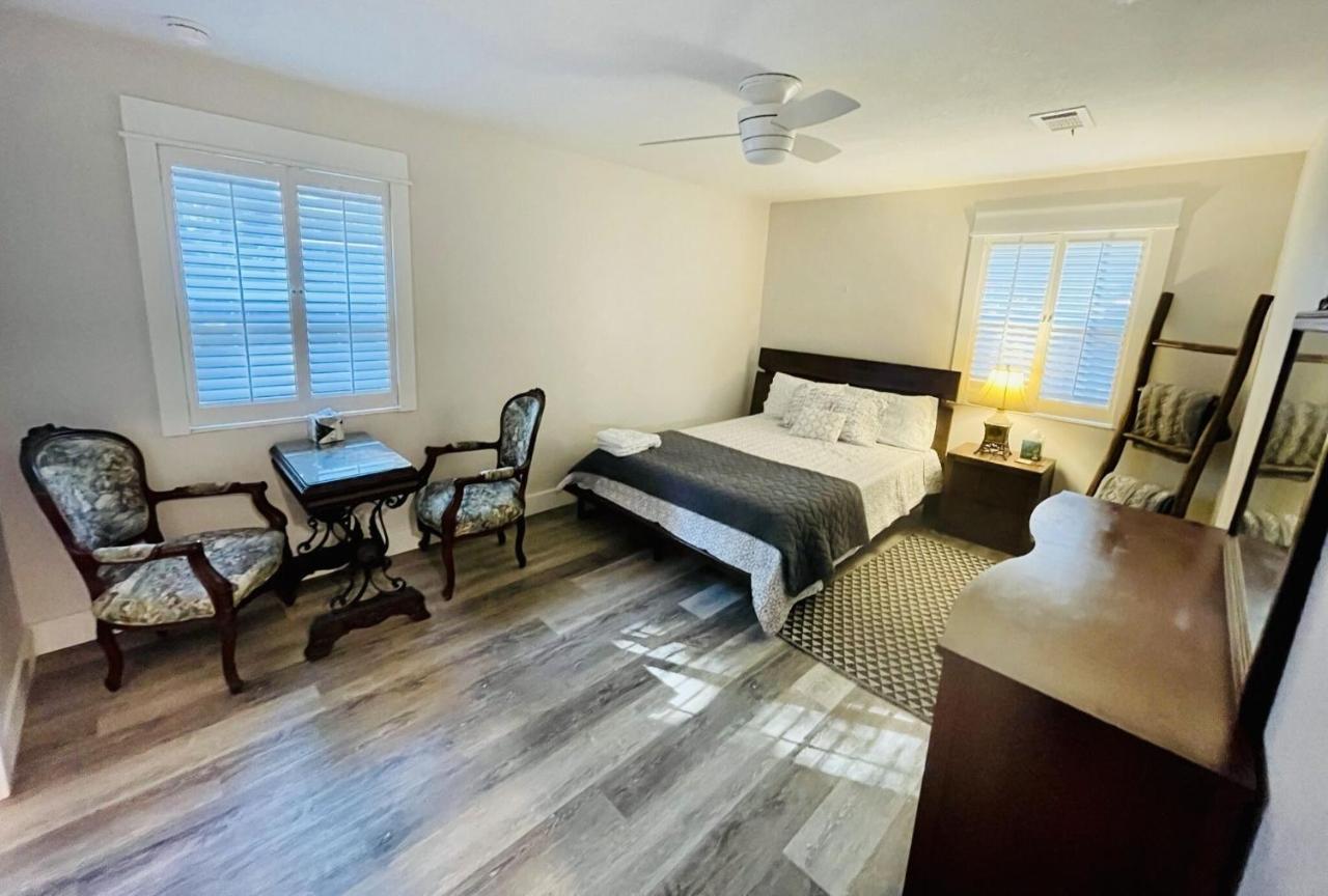 Paradise Living-pool, Sauna, Grill, 5 Bedrooms! Fort Walton Beach
