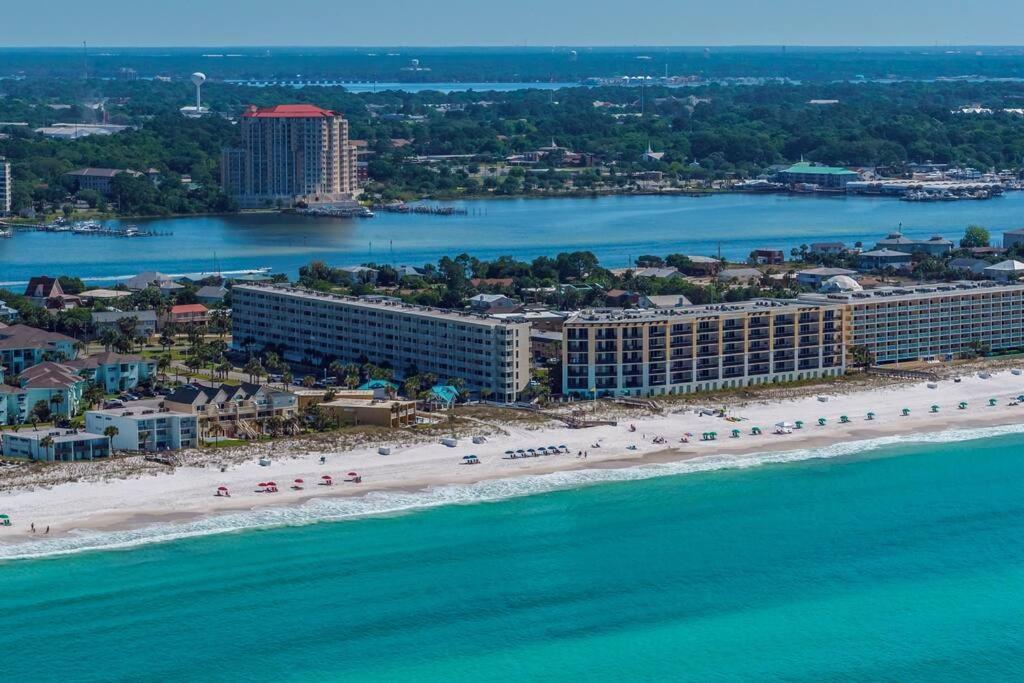 Holiday home Balcony View! Heated Pool! Fort Walton Beach