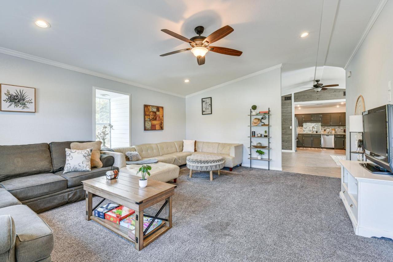 Family-friendly Duplex 6 Mi To Walton Beach! Holiday home Fort Walton Beach