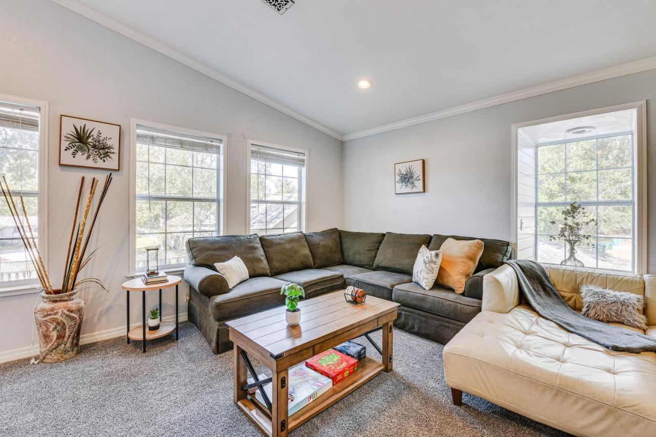 Family-friendly Duplex 6 Mi To Walton Beach! Fort Walton Beach