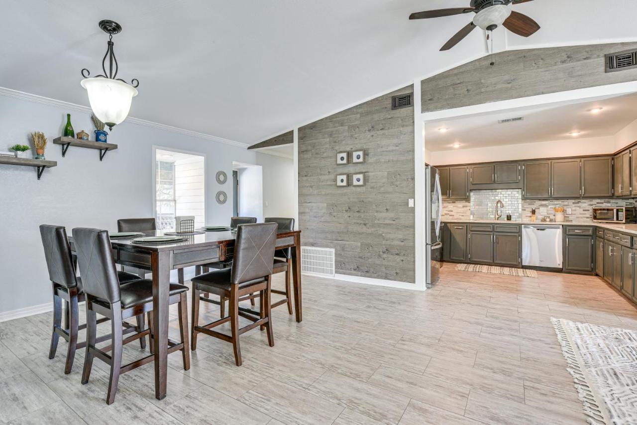 Family-friendly Duplex 6 Mi To Walton Beach!