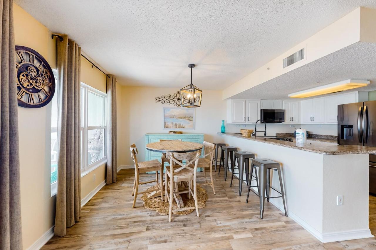 Apartment Islander Unit 3009