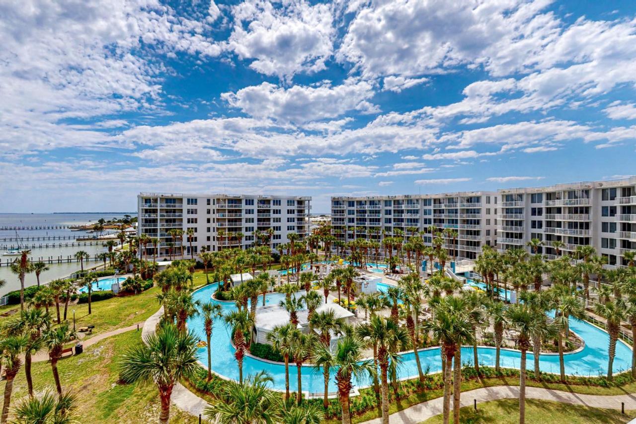 Destin West - Bayside Heron 605