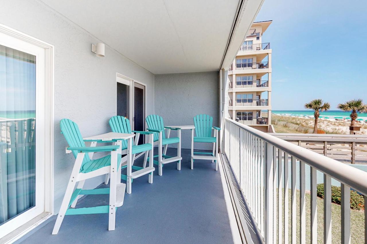 Islander E 2001 Apartment