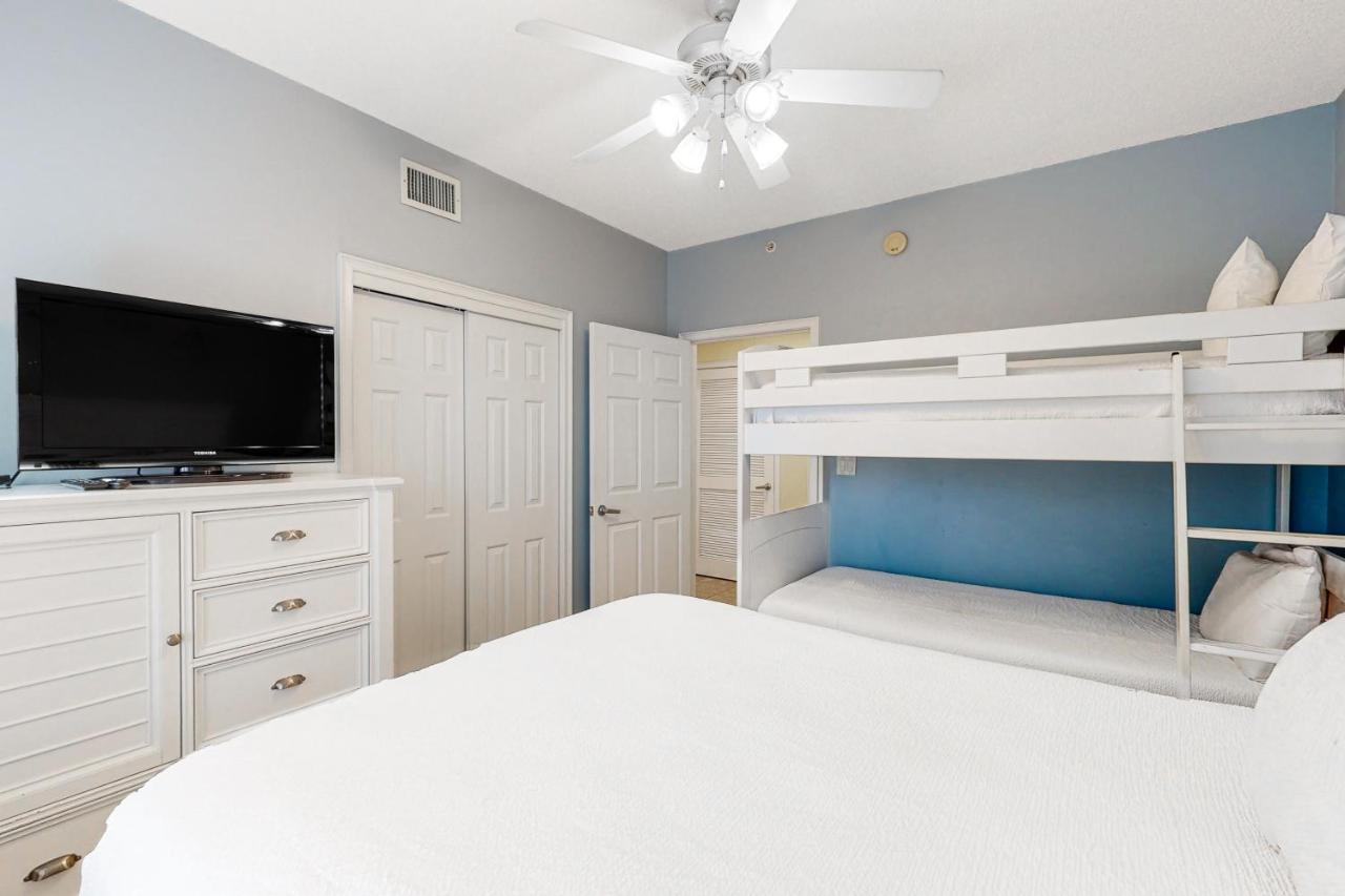 Waters Edge 218 Apartment