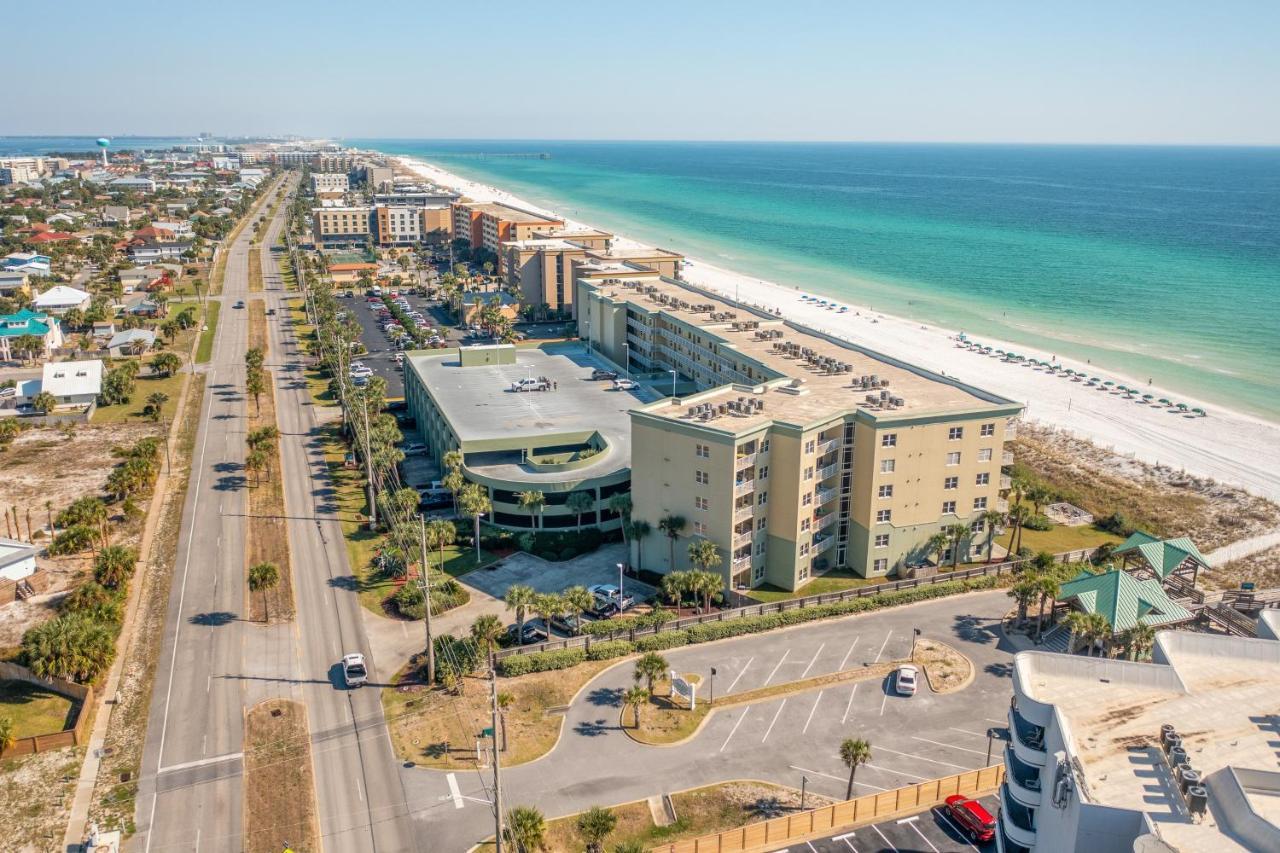 Apartment Waters Edge 306 *