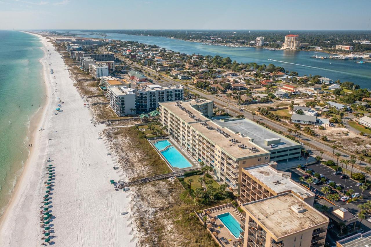 Waters Edge 306