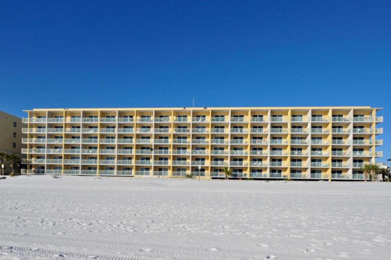 Pelican Isle 418