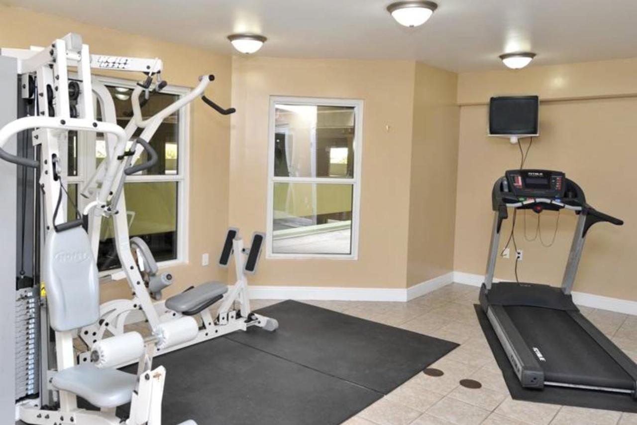 Waters Edge 303 Apartment