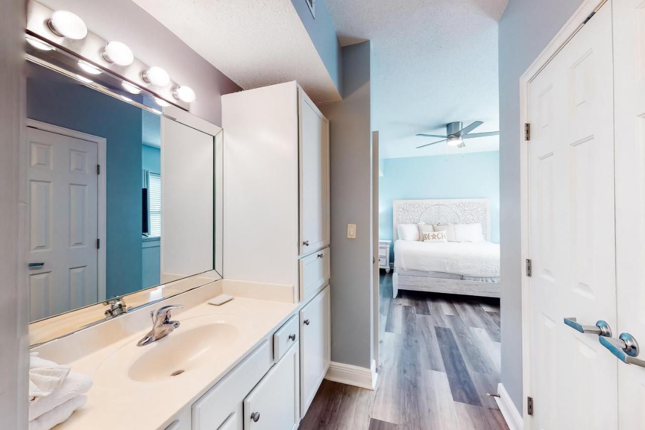 Waters Edge 303 *