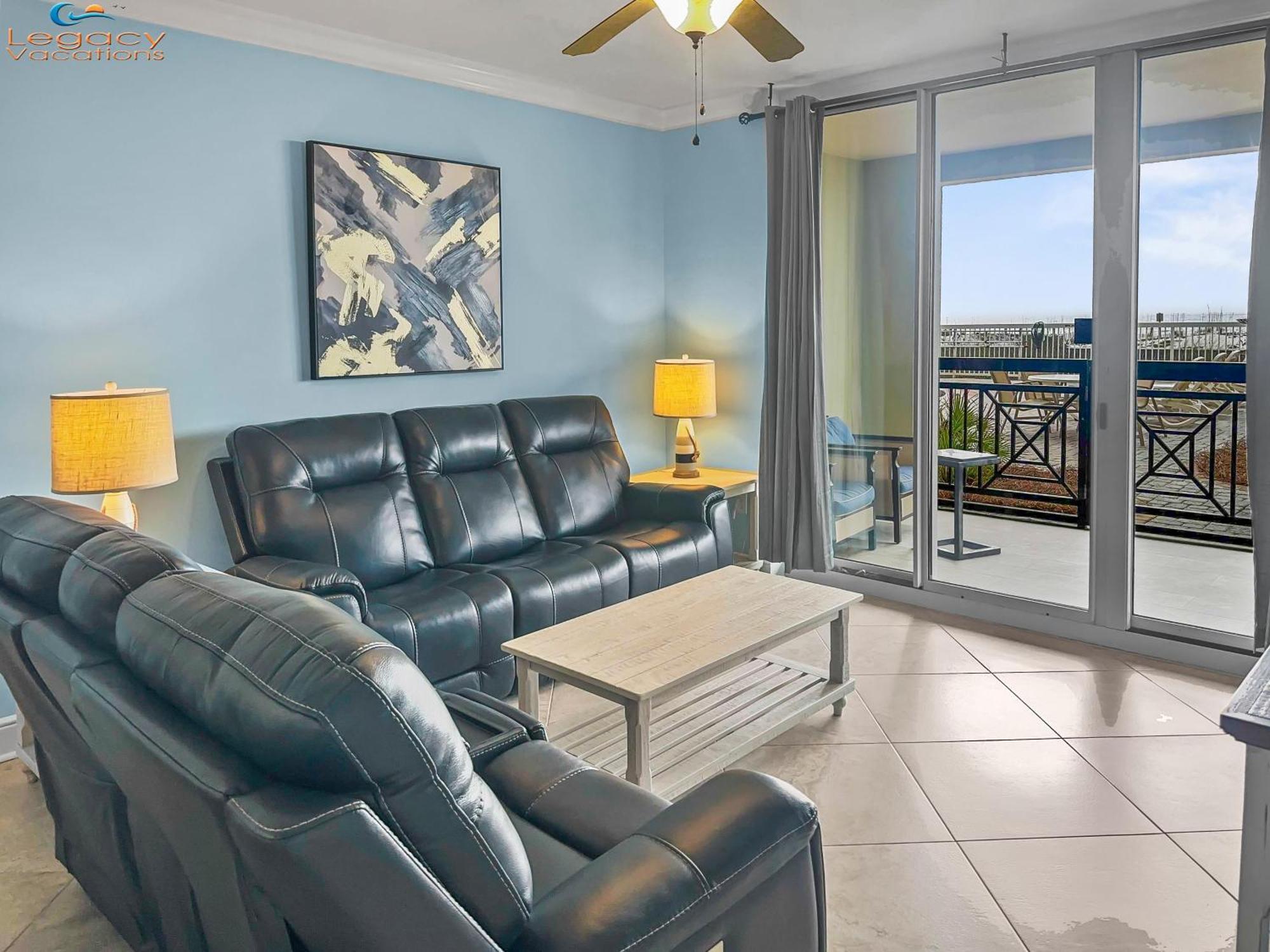 Az 115 - Beautiful Poolside 4 Bd Beachfront Apartment