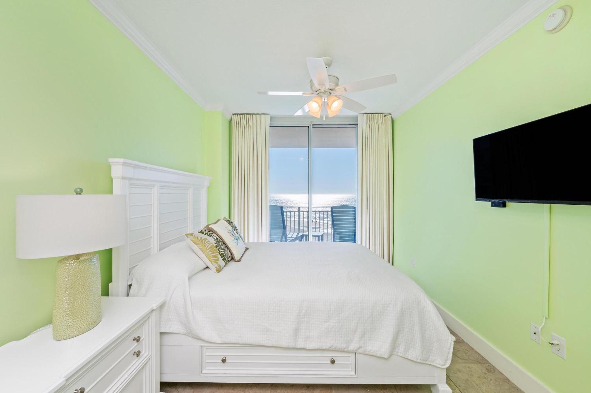Waterscape - Wrap-around Balcony -panoramic Views! Holiday home