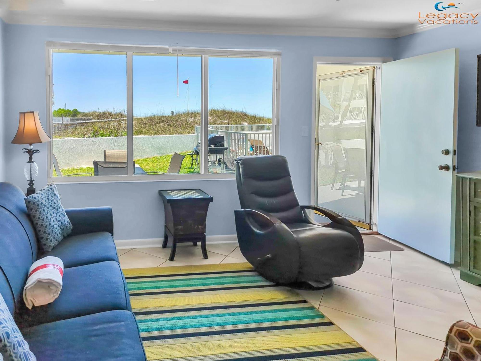 Holiday home Is7-cozy 2 Bed Beachfront-walk Out To The Beach!