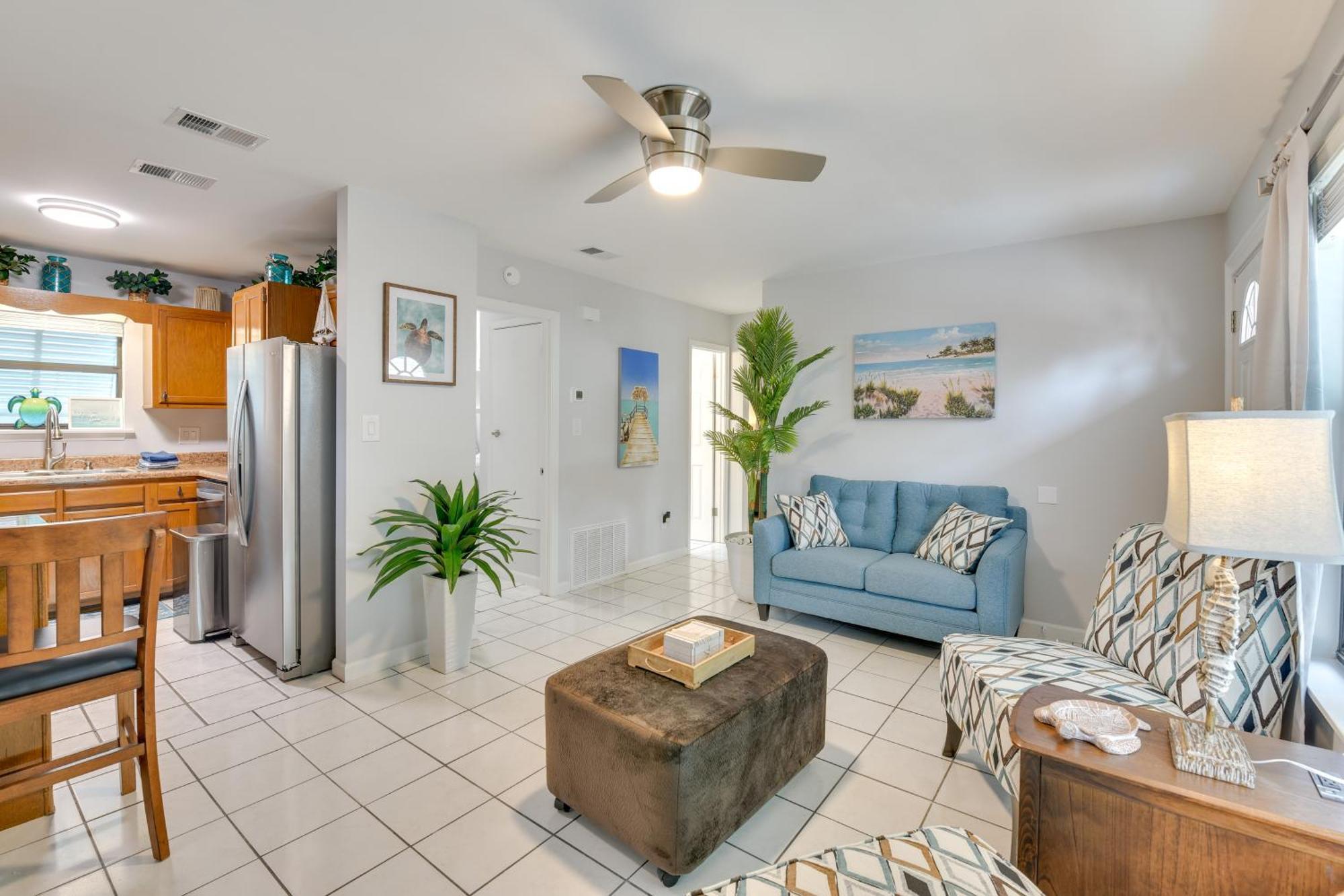 Walton With Patio And Hot Tub! Holiday home Fort Walton Beach