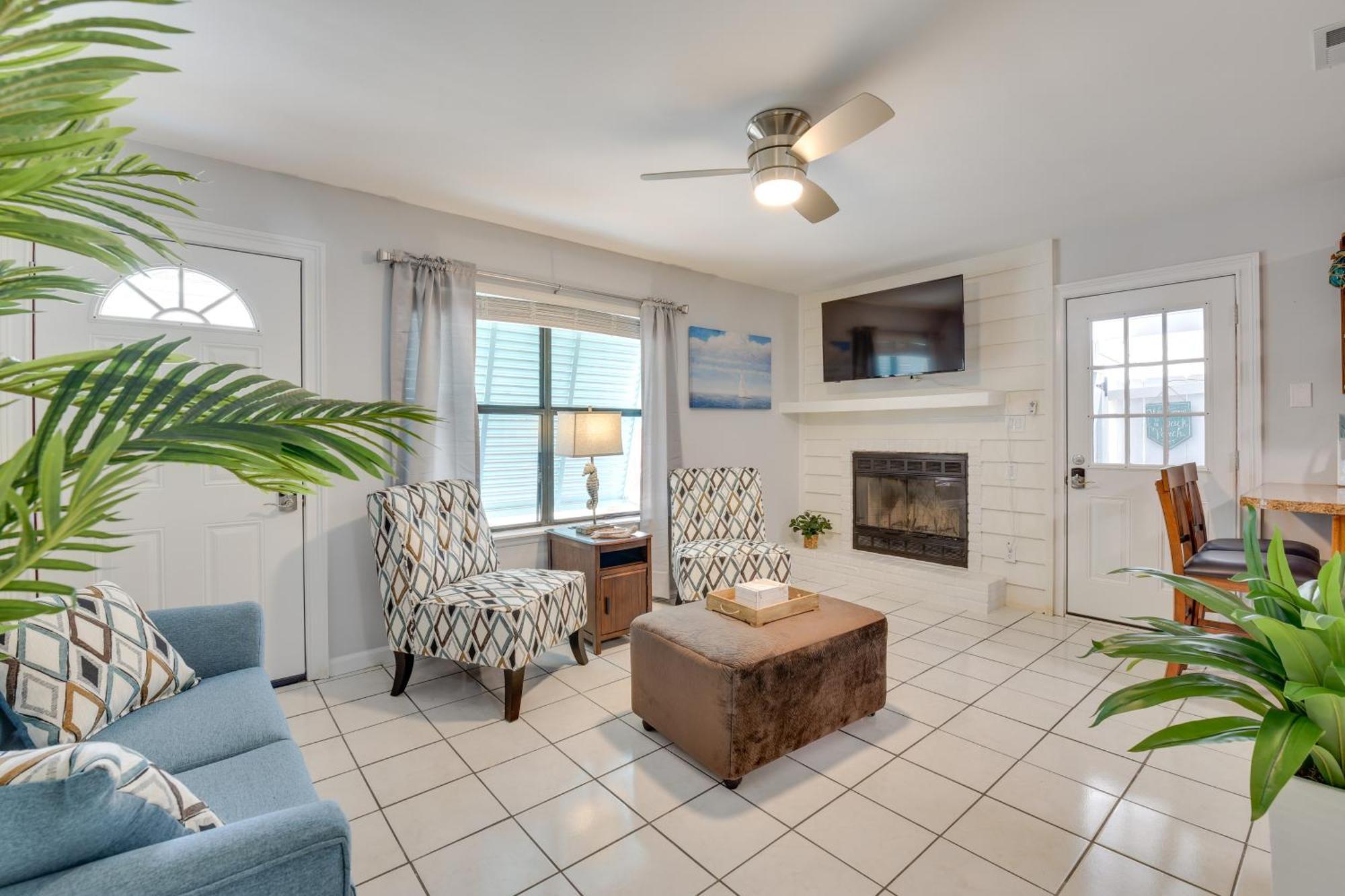 Walton With Patio And Hot Tub!