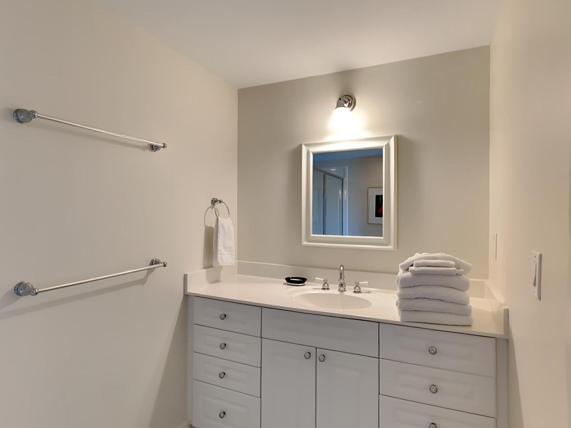 Apartment Waterscape B604 *