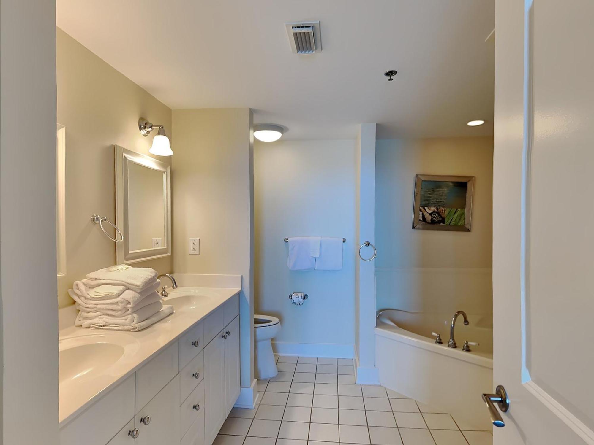 Apartment Waterscape A303 *