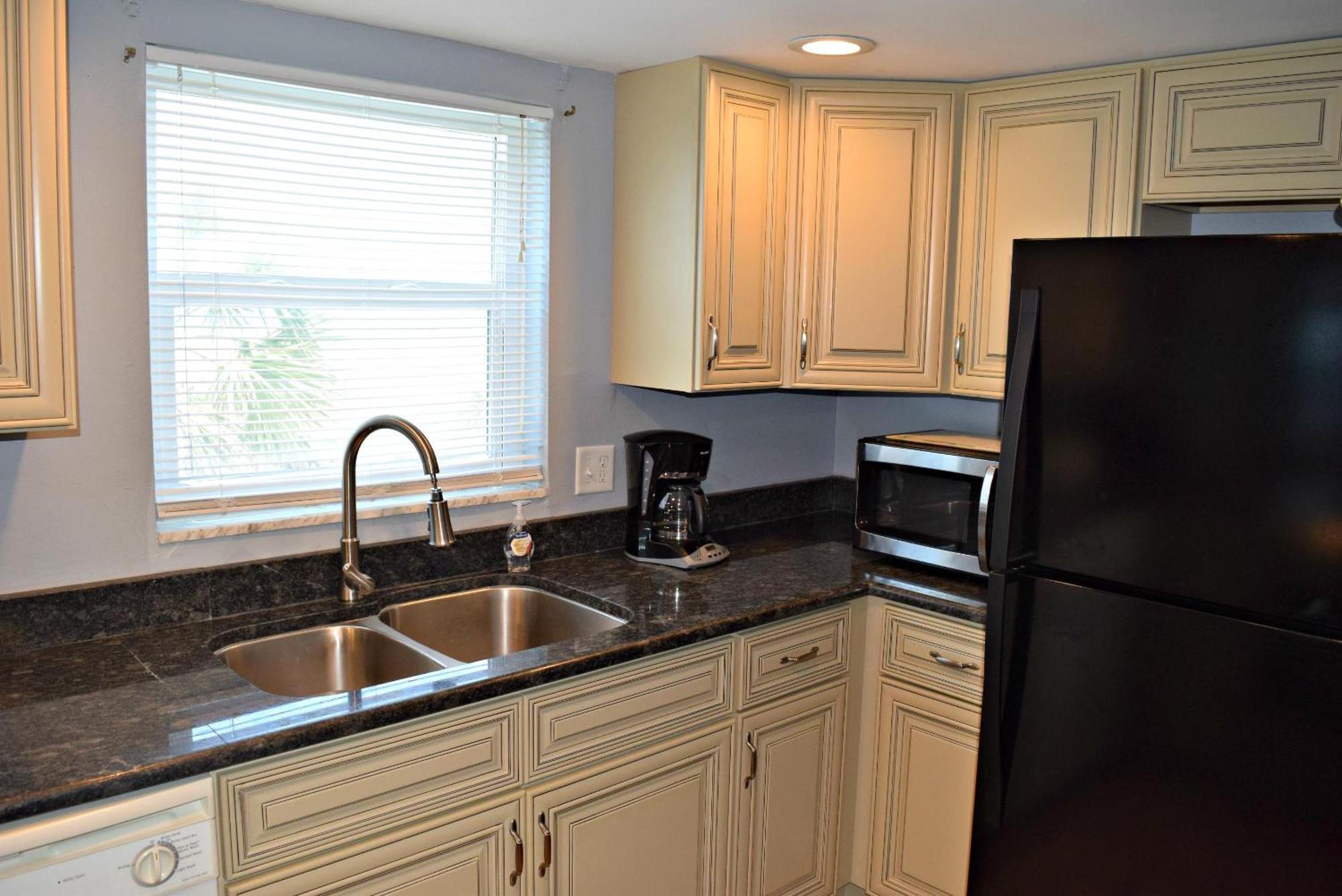 El Matador 239 By Alicia Hollis New Listing Open * Fort Walton Beach