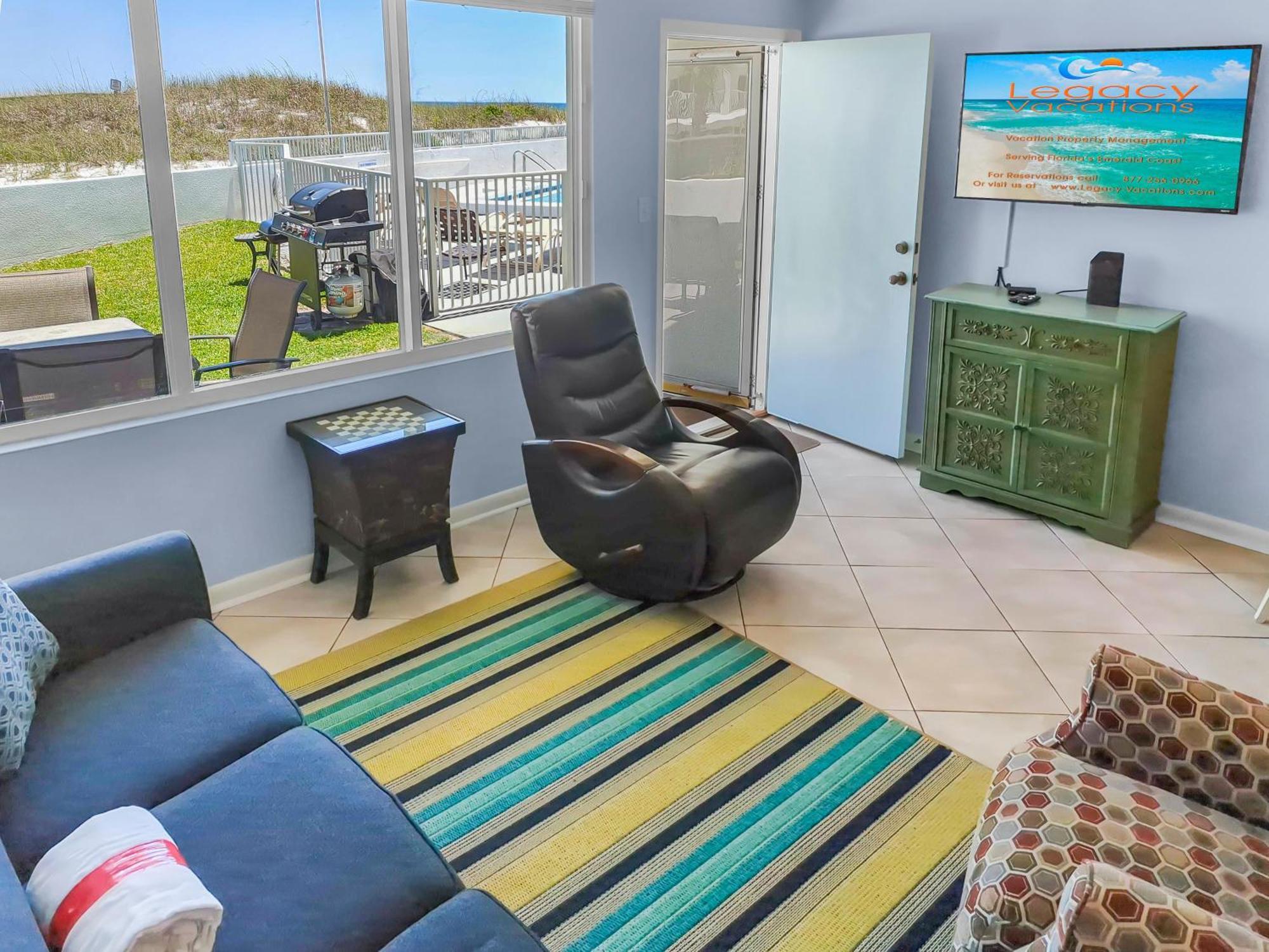 Is7-cozy 2 Bed Beachfront-walk Out To The Beach! * Fort Walton Beach