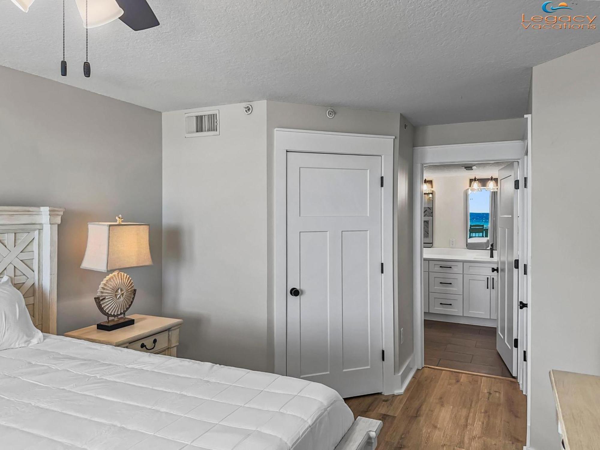 New Remodel - And Pool Access From Balcony! *