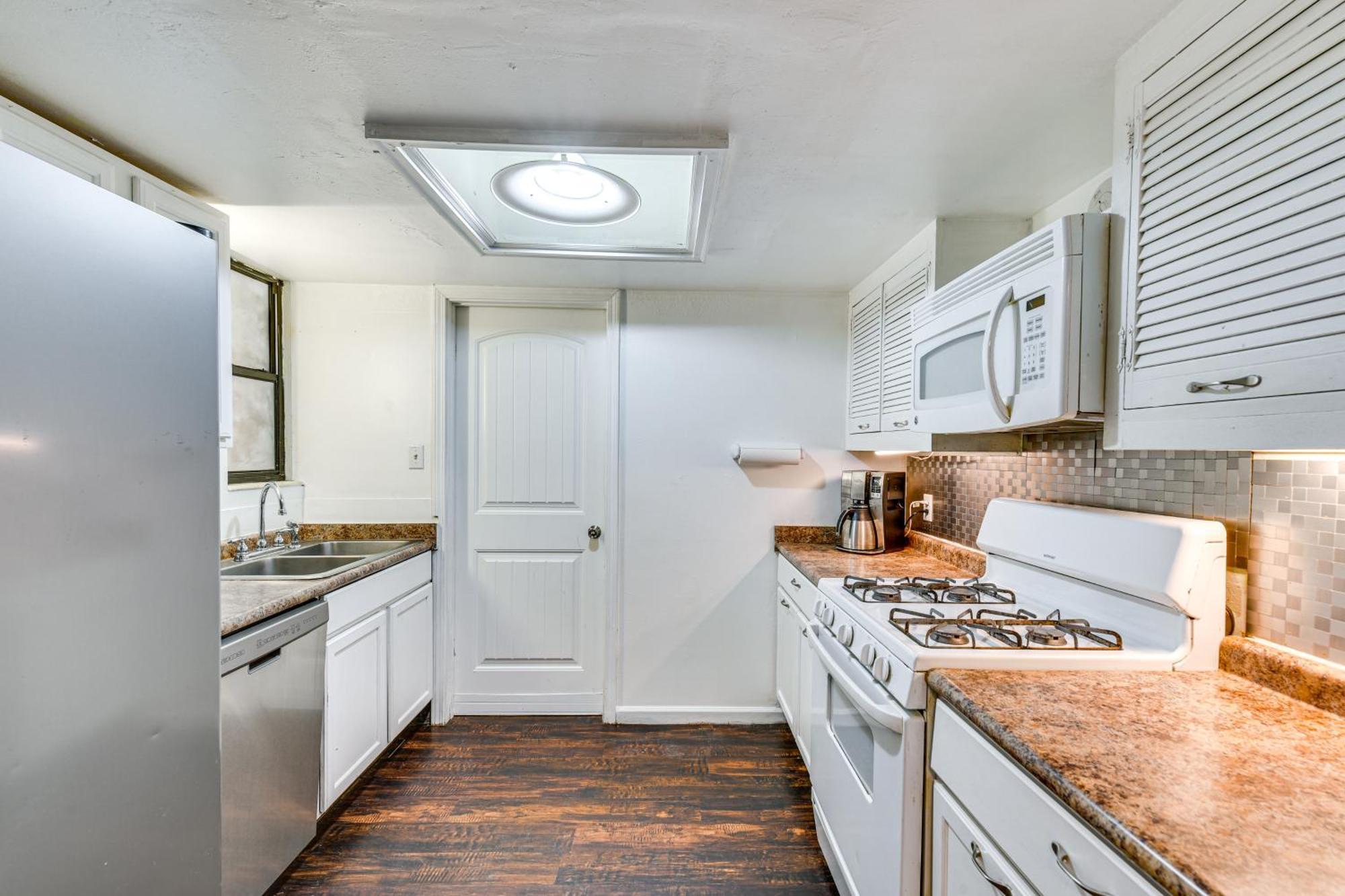 Walton With Shared Pool - 2 Mi To Beach! *