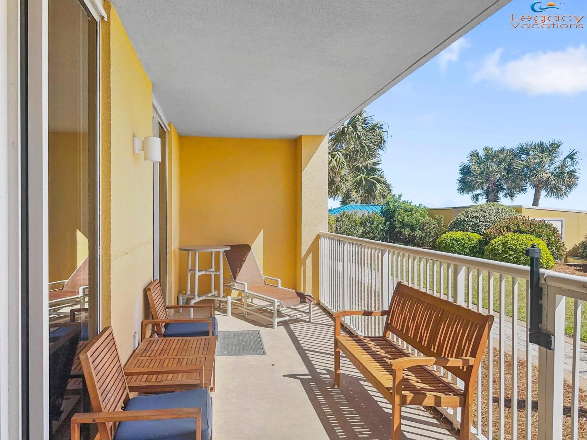 Apartment Az 102- 4bd Gulf Front Condo-3 Kings -1 Queen Bed! *