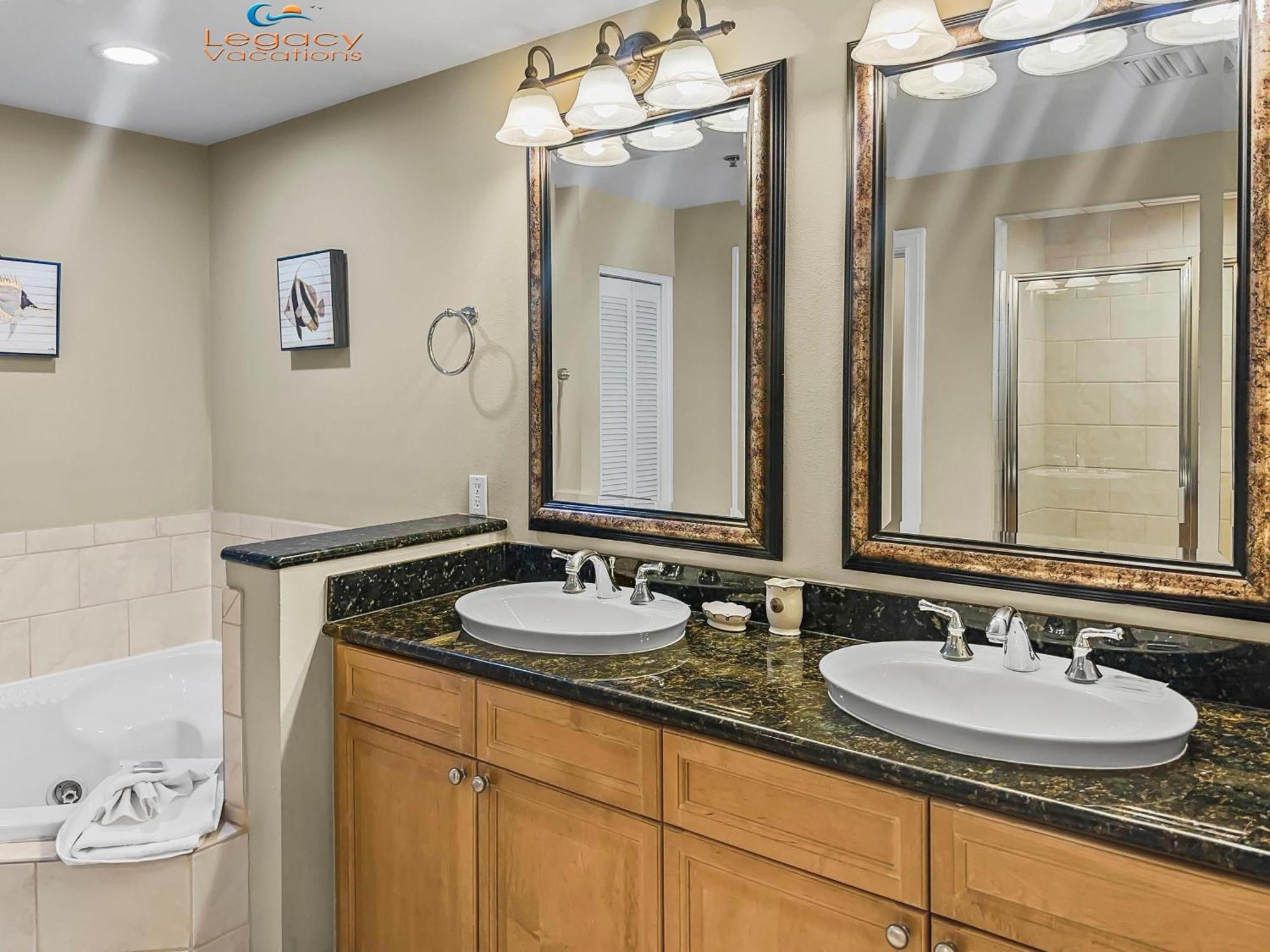 Apartment Azure #413- 3 Bd Beachfront - King Beds! Fort Walton Beach