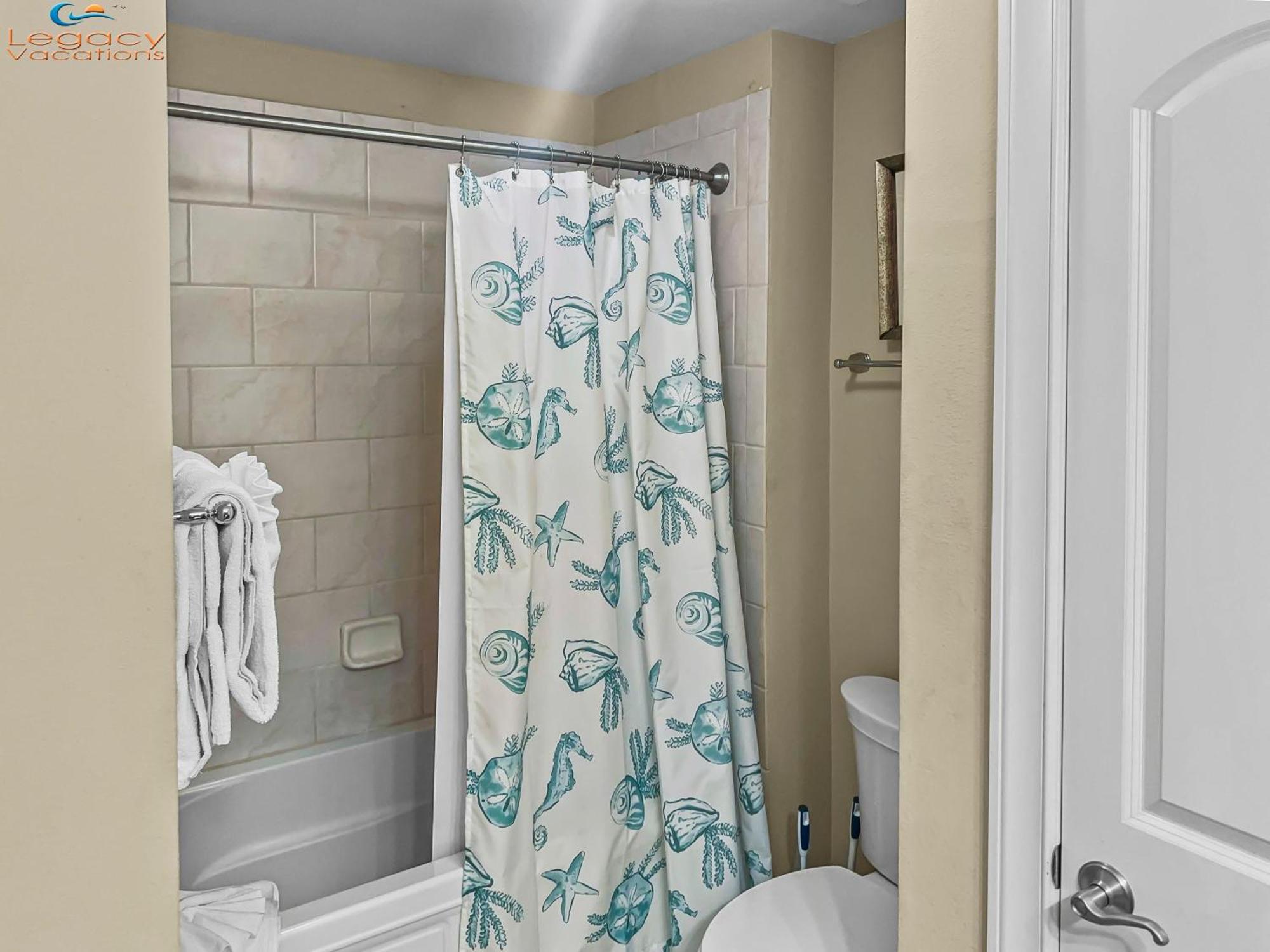 Apartment Azure #413- 3 Bd Beachfront - King Beds! *