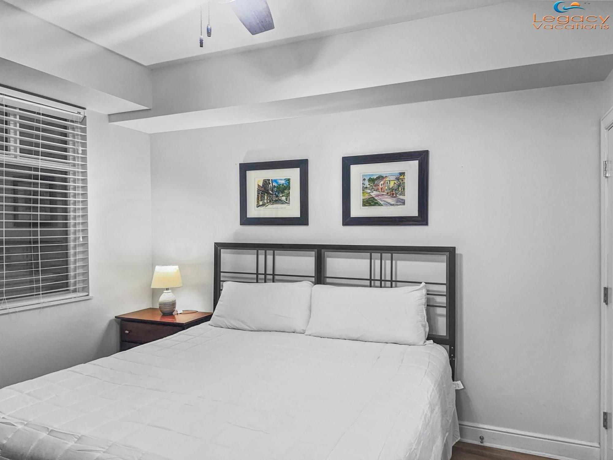 Az 102- 4bd Gulf Front Condo-3 Kings -1 Queen Bed! Apartment *