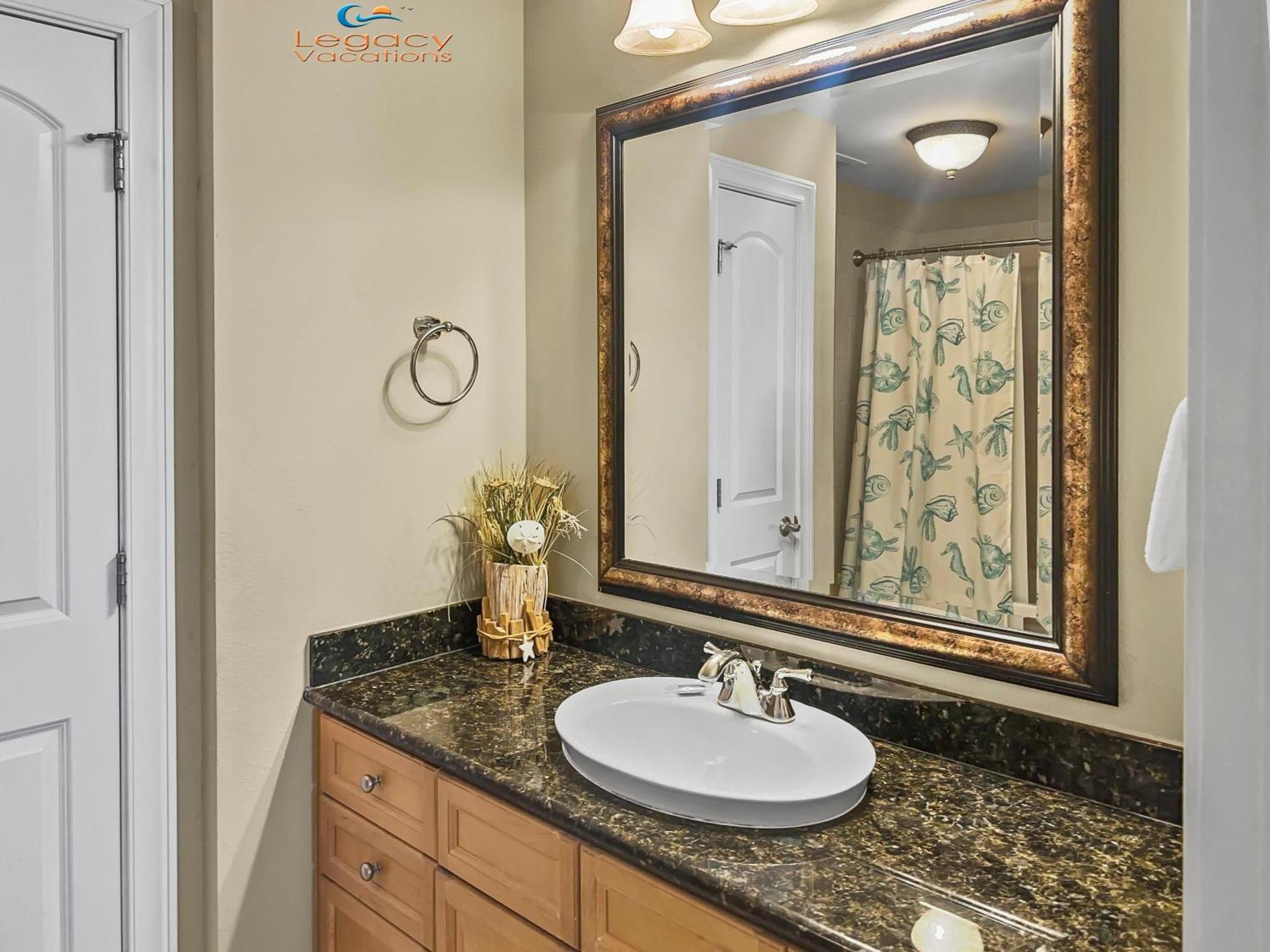 Azure #413- 3 Bd Beachfront - King Beds! Fort Walton Beach