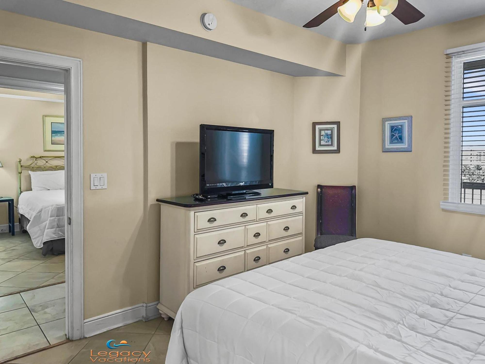 Azure #413- 3 Bd Beachfront - King Beds! Apartment