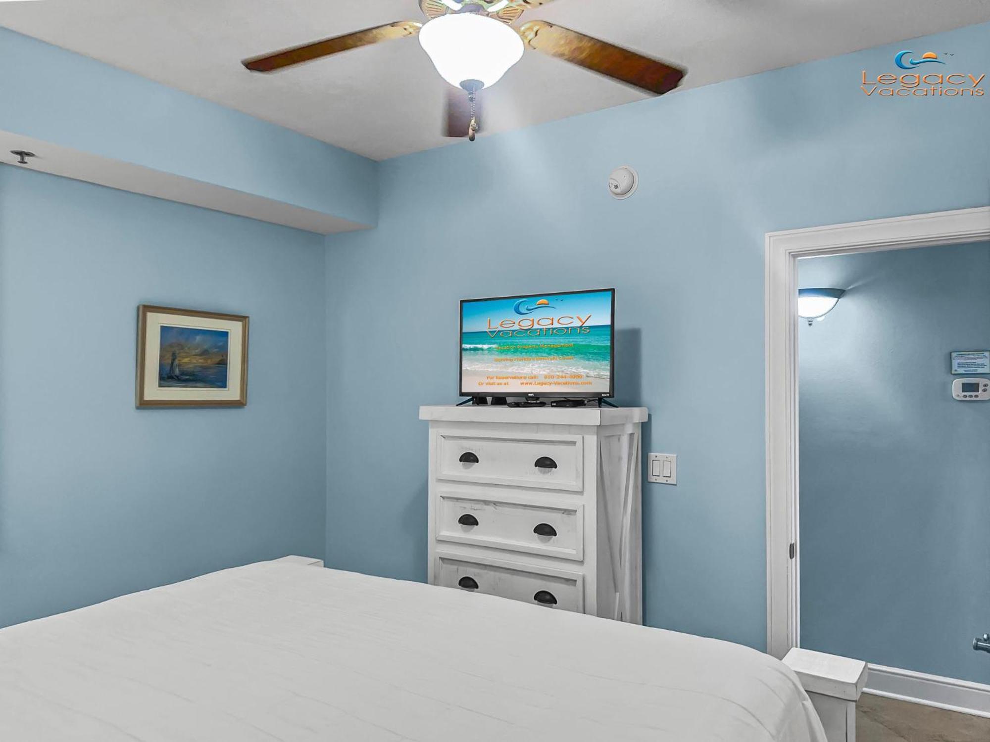 Az 115 - Beautiful Poolside 4 Bd Beachfront