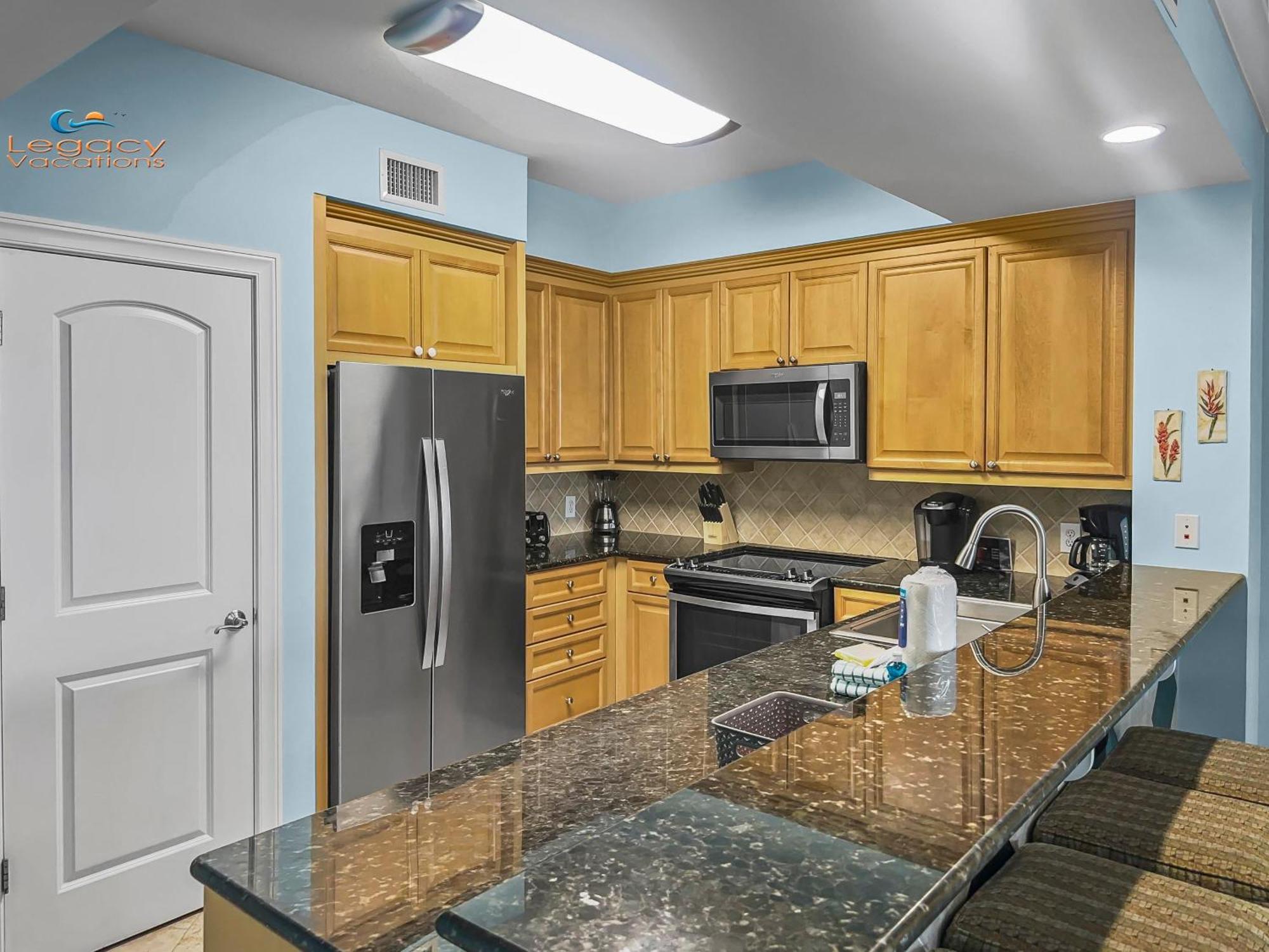 Az 115 - Beautiful Poolside 4 Bd Beachfront *
