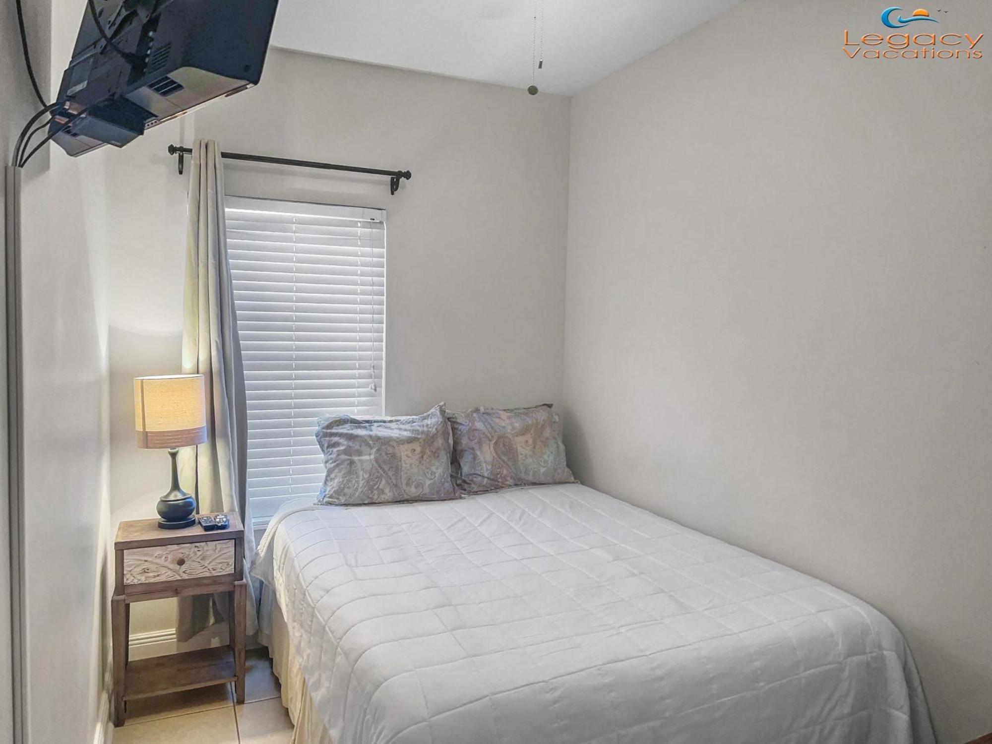 Apartment Smp 501 - 3bd Bchfront - 2 Sets Of Service!