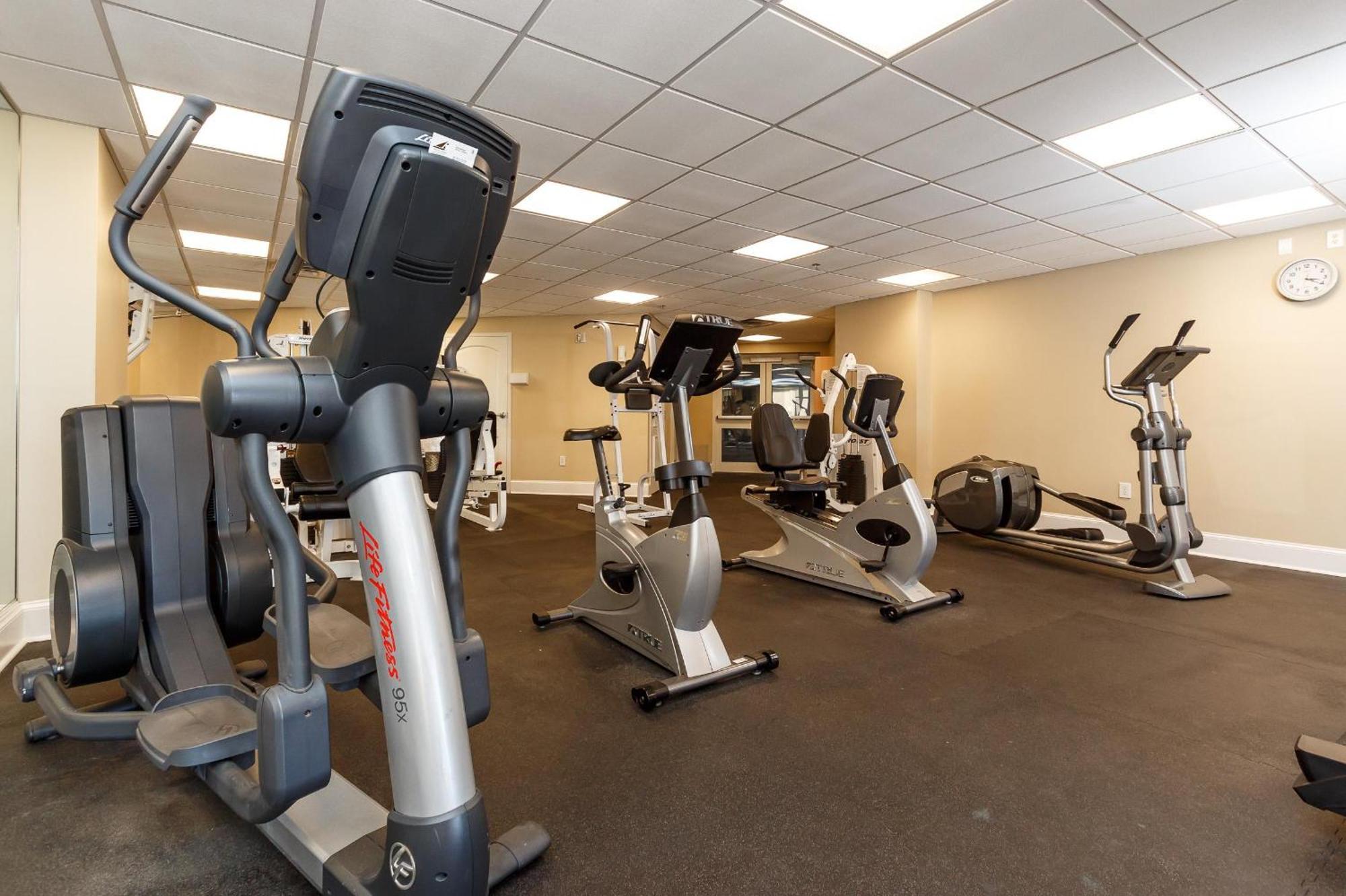 Azure #414-beachfront Premium Amenities-sleeps 10!