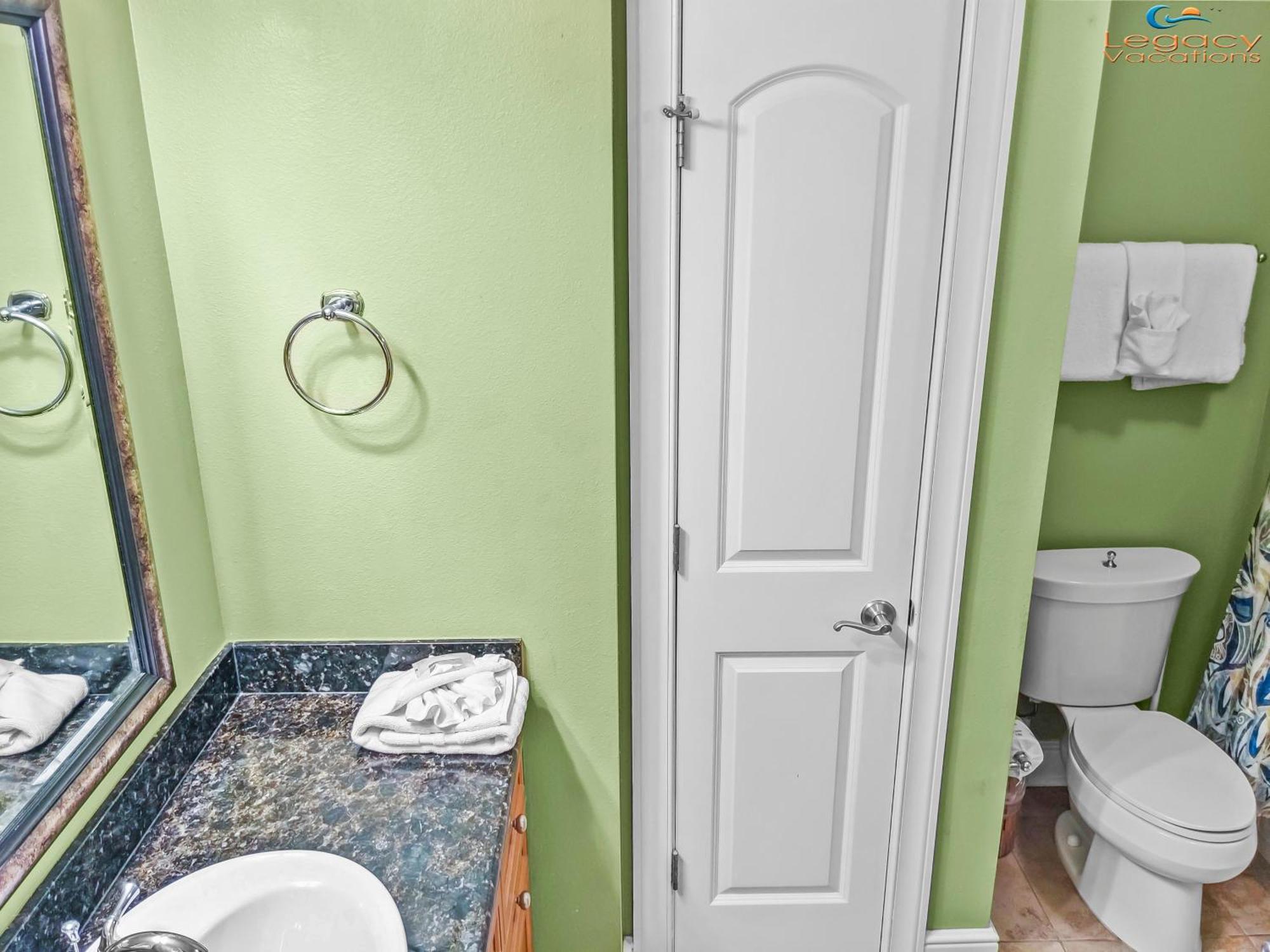 Apartment Azure #414-beachfront Premium Amenities-sleeps 10! *