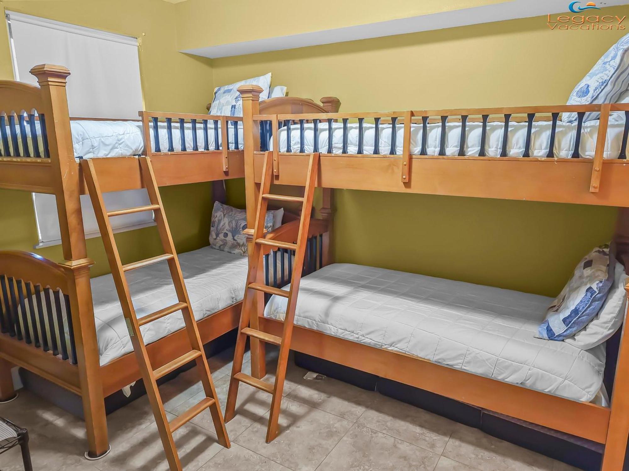 Azure #414-beachfront Premium Amenities-sleeps 10! *