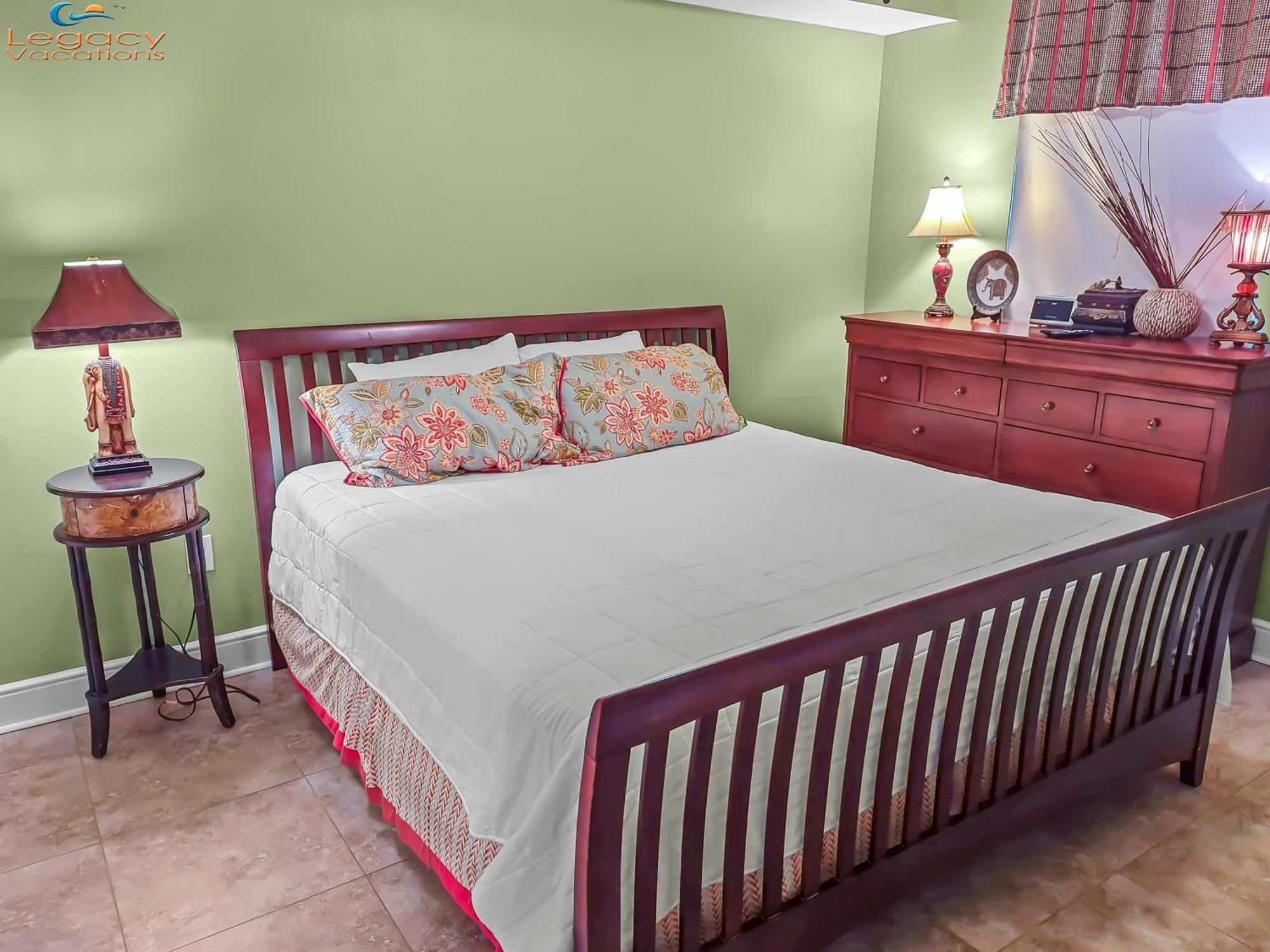Azure #414-beachfront Premium Amenities-sleeps 10!