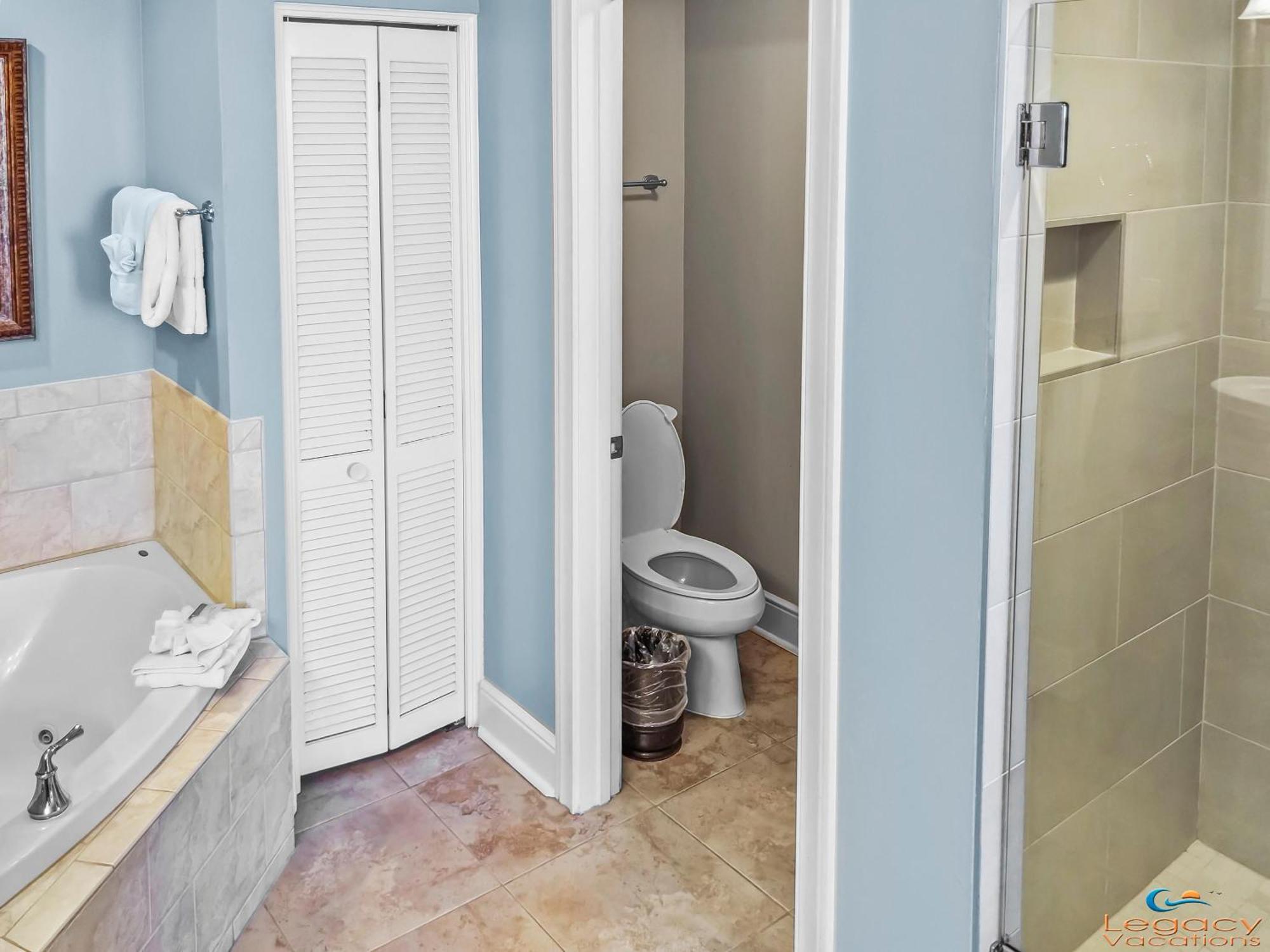 Apartment Azure #414-beachfront Premium Amenities-sleeps 10!