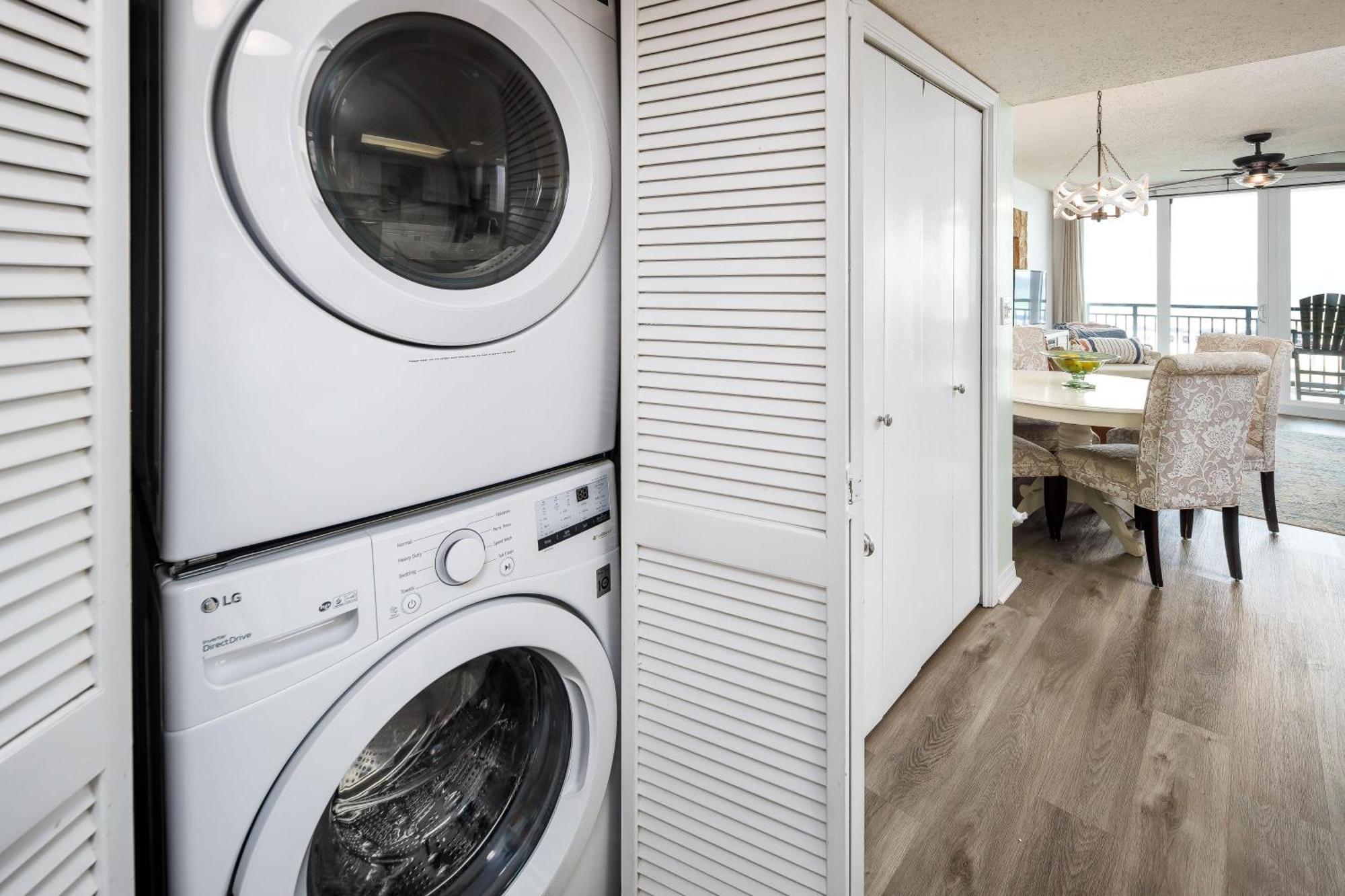 Nautilus 1202 - Gulf Front 1 Bedroom ! 2nd Floor Free Service March To October Holiday home Fort Walton Beach