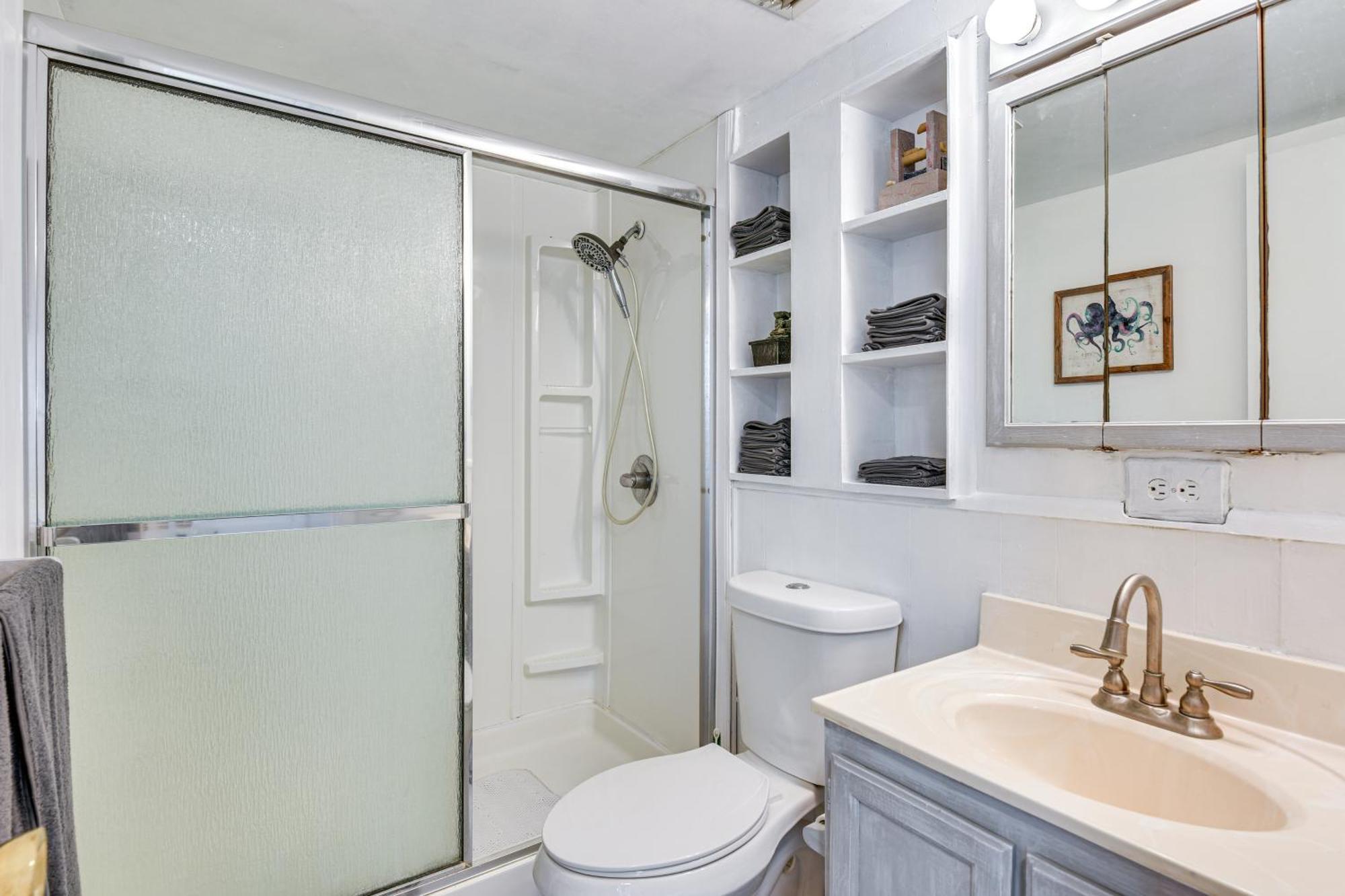 Walton With Shared Pool - 2 Mi To Beach! Holiday home Fort Walton Beach