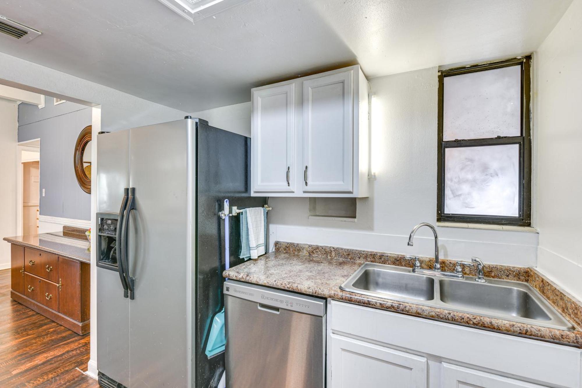 Walton With Shared Pool - 2 Mi To Beach! *