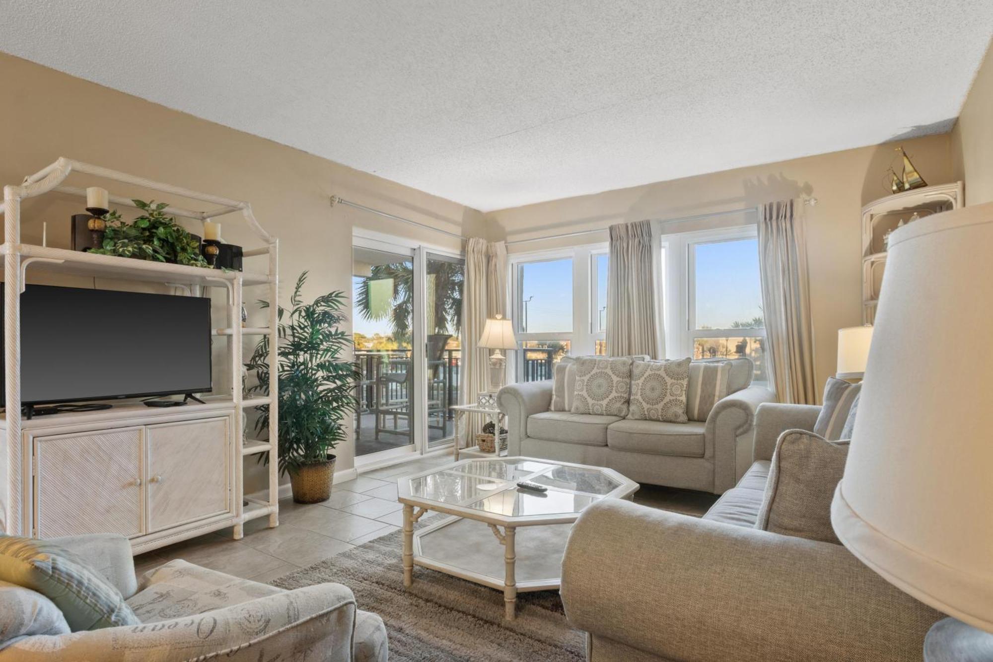 Emerald Isle 205 By Alicia Hollis Open Until Mar 21st Holiday home