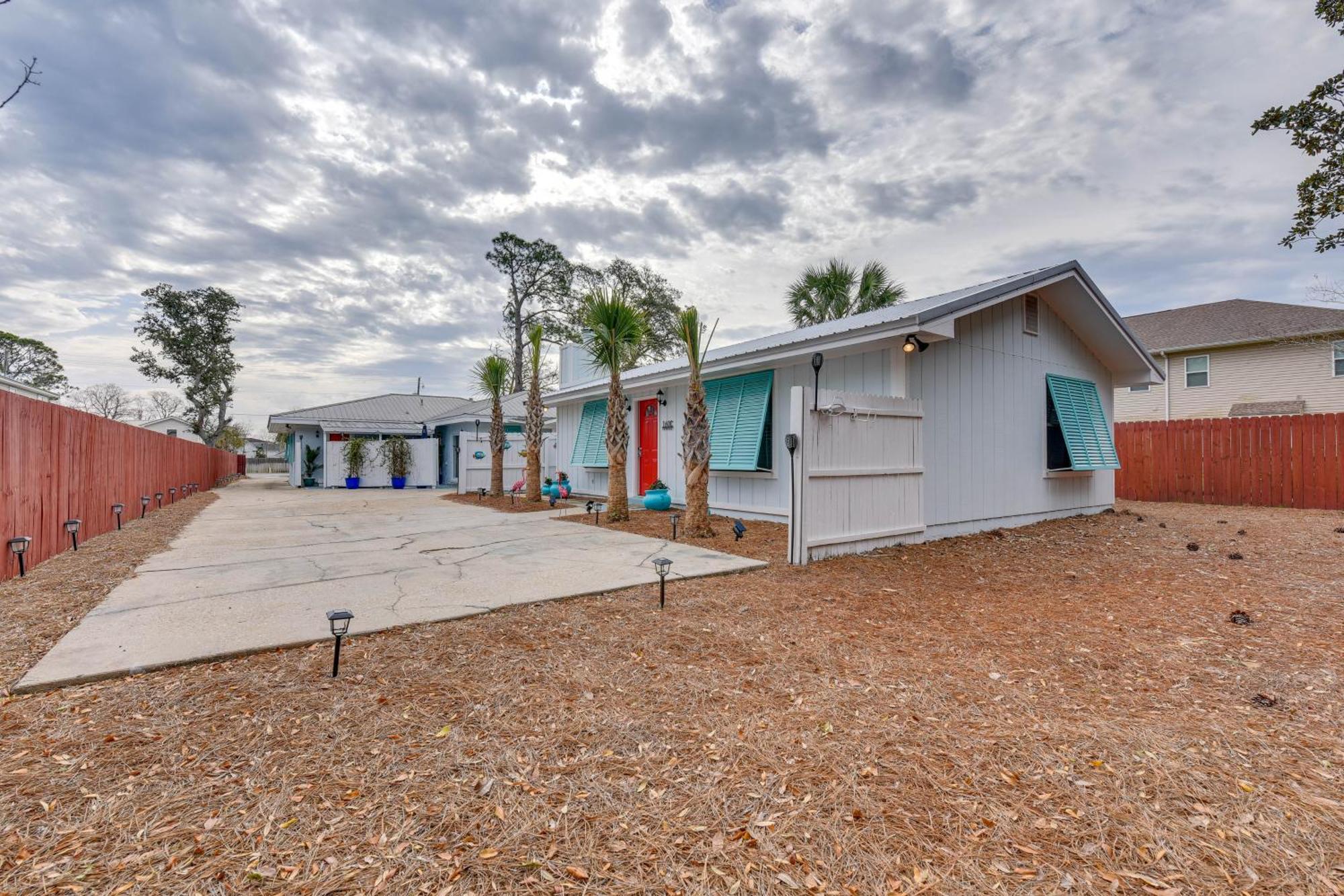 Walton With Patio And Hot Tub! *