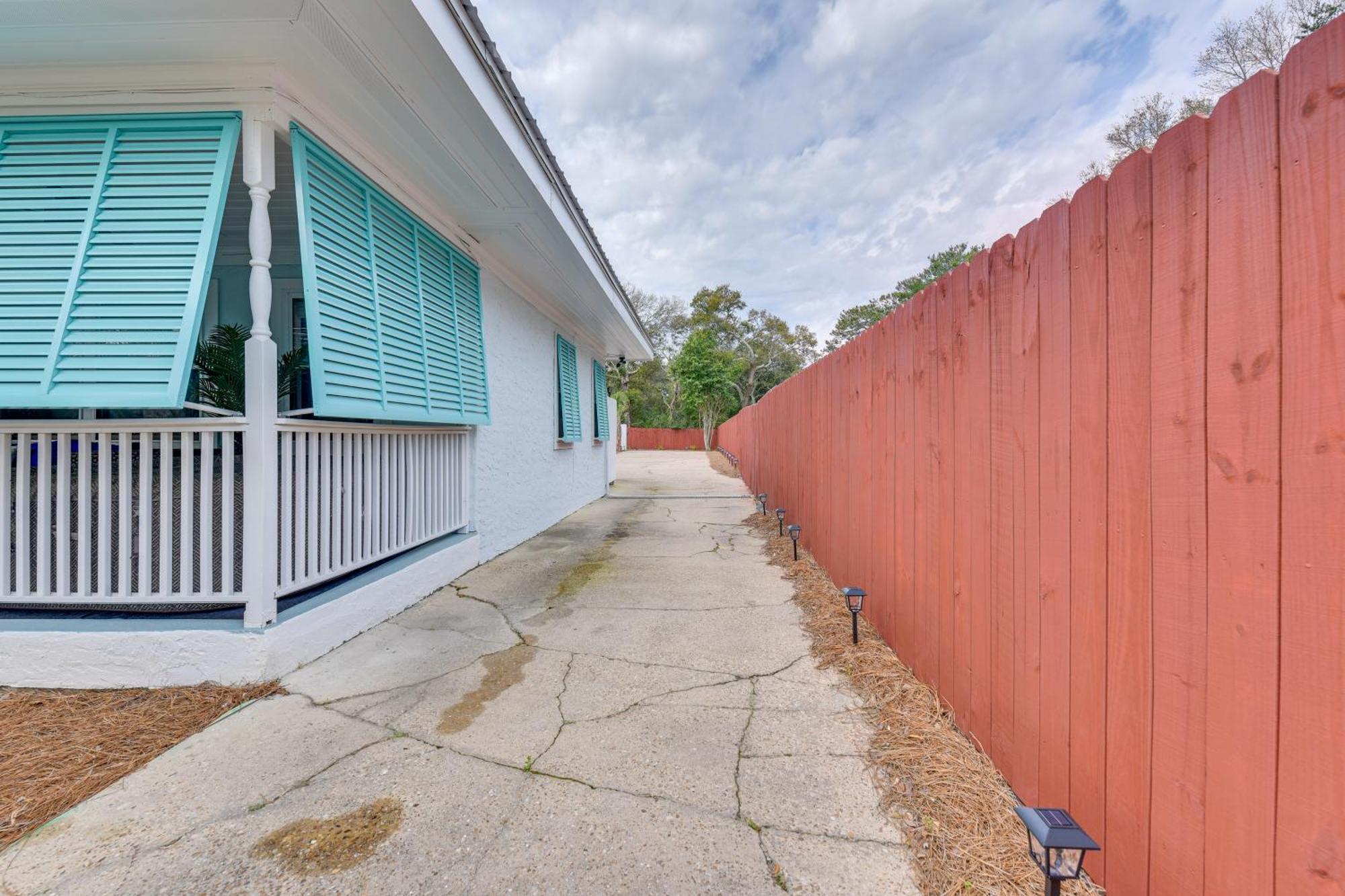 Walton With Patio And Hot Tub!