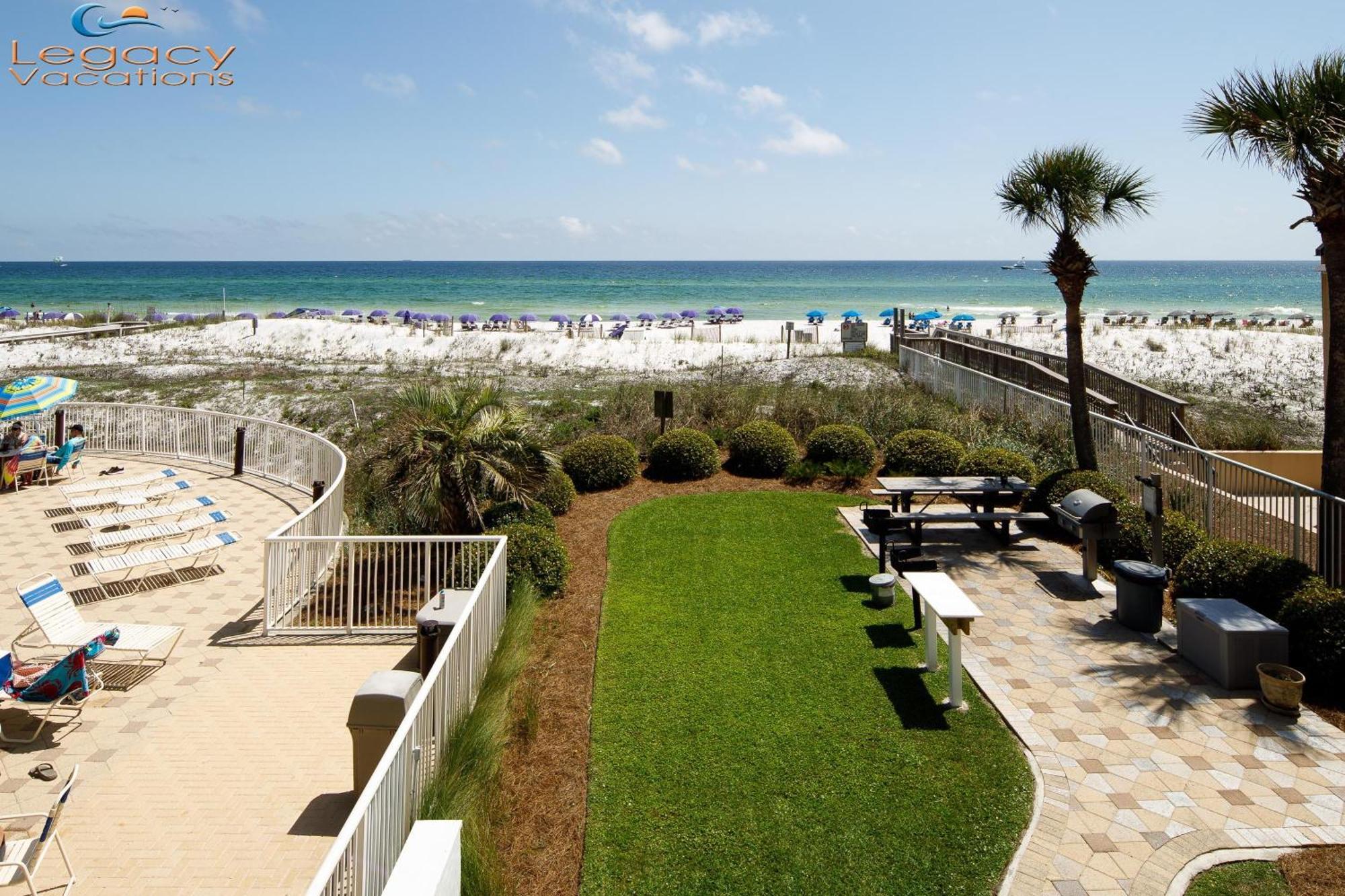 Smp 209 - Large 4 Bedroom Beachfront Holiday home *