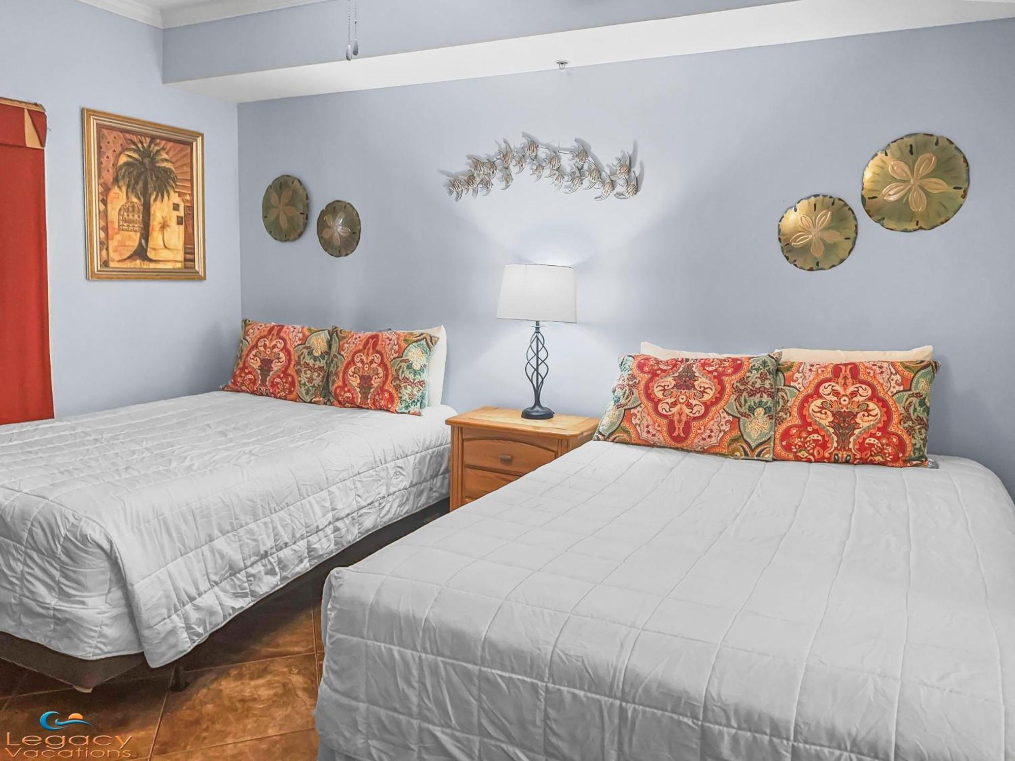 Smp 207- 3 Bedroom Condo-2 Sets Of Service! *