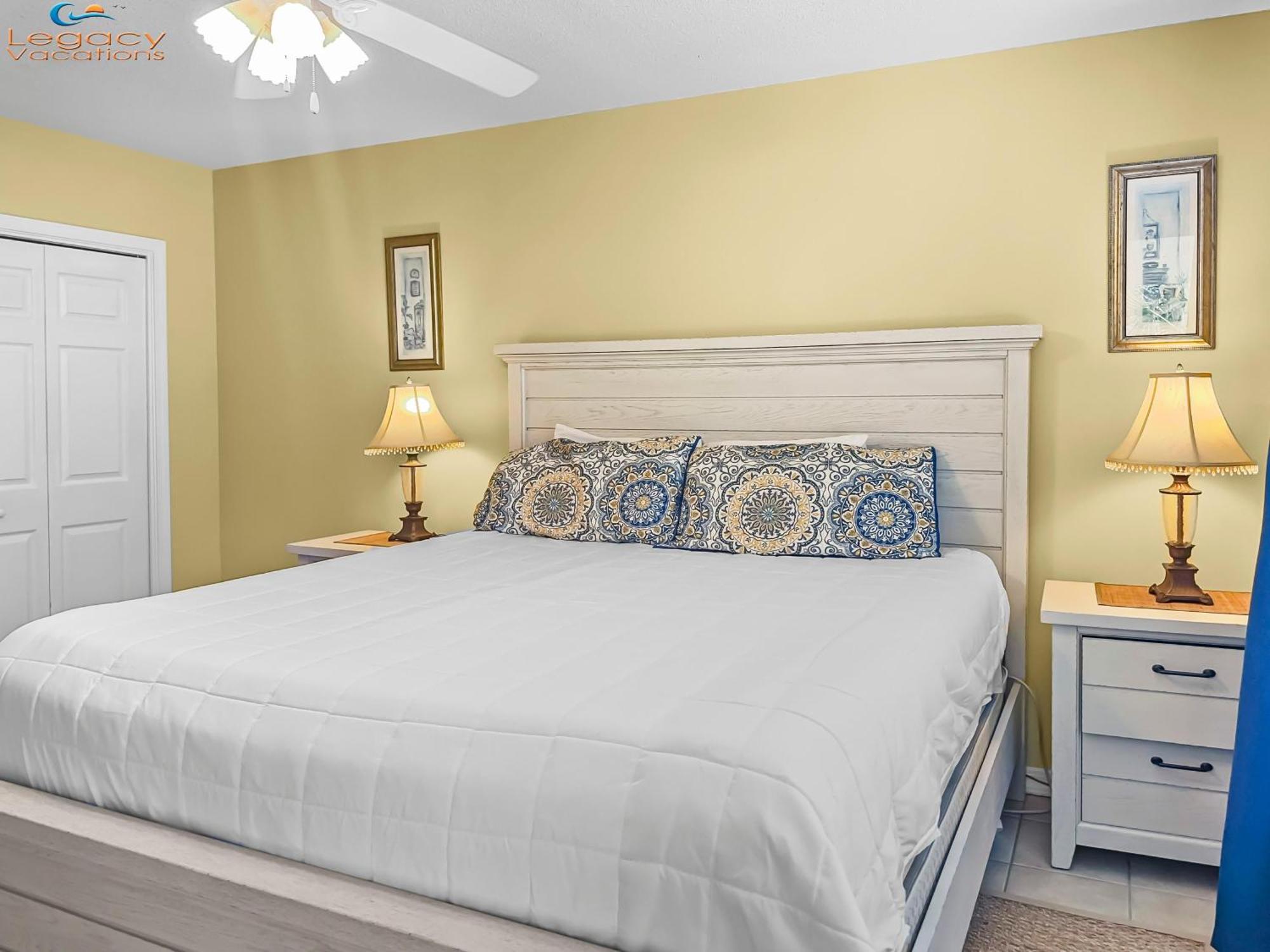 Ip116-3 Bed With Complimentary Service